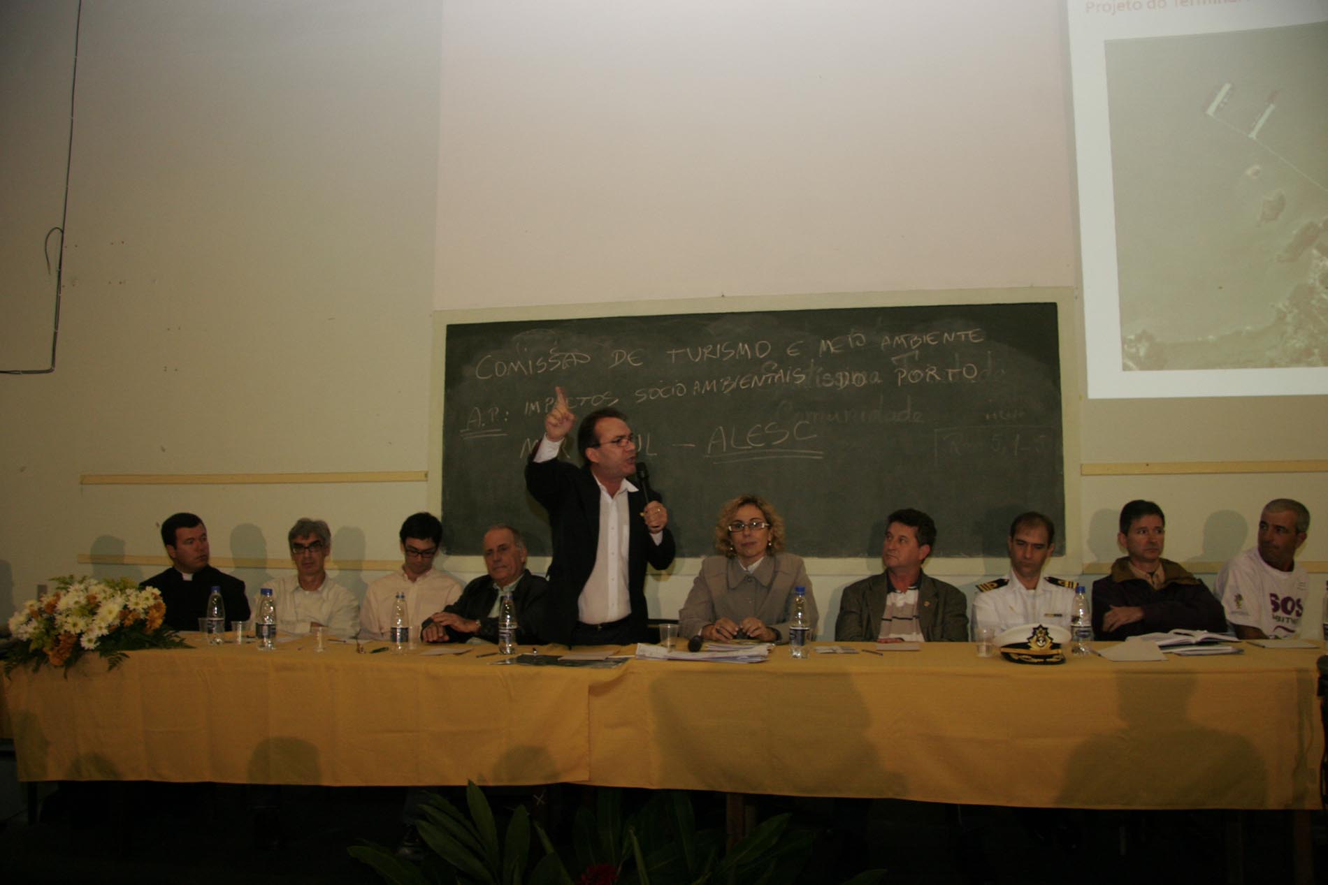 Audiência Pública sobre os impactos Socioambientais do Porto Mar Azul - Local: Salão Paroquial da Igreja Matriz