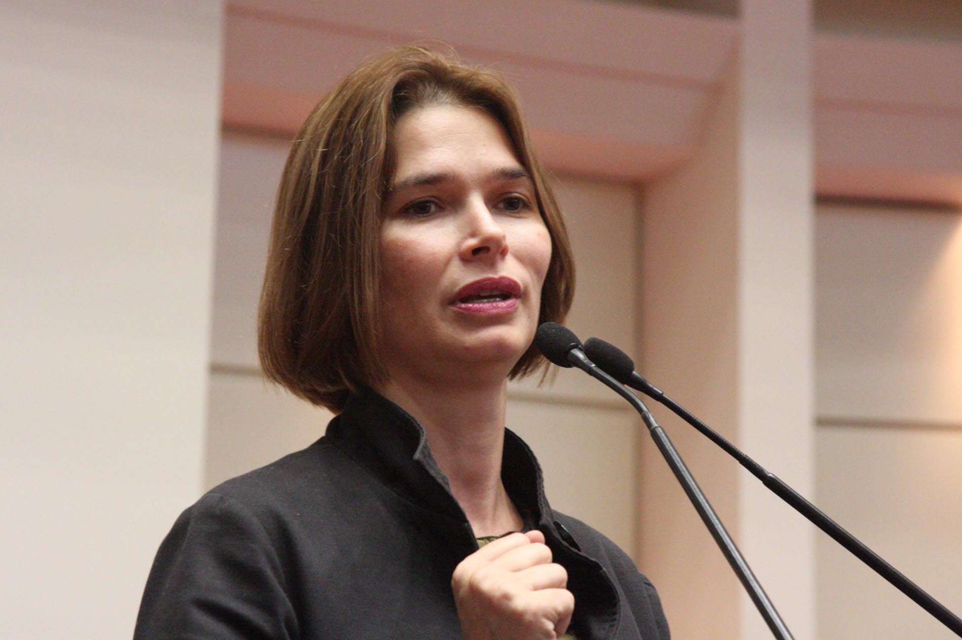 Sessão Ordinária - Plenário Osni Régis - Deputada Angela Albino (PCdoB)