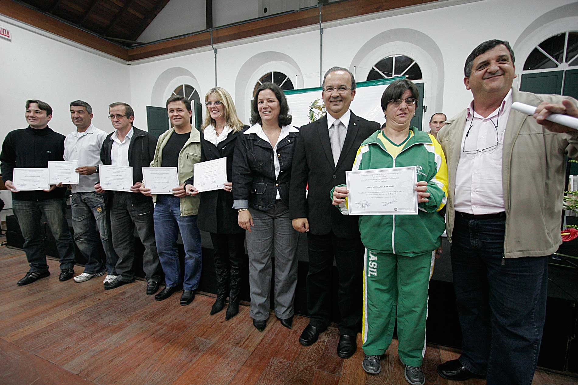 Sessão Solene em homenagem aos Atletas que fazem a história do esporte de Biguaçu referendados no livro Esporte é Massa - Local: Casarão Born
