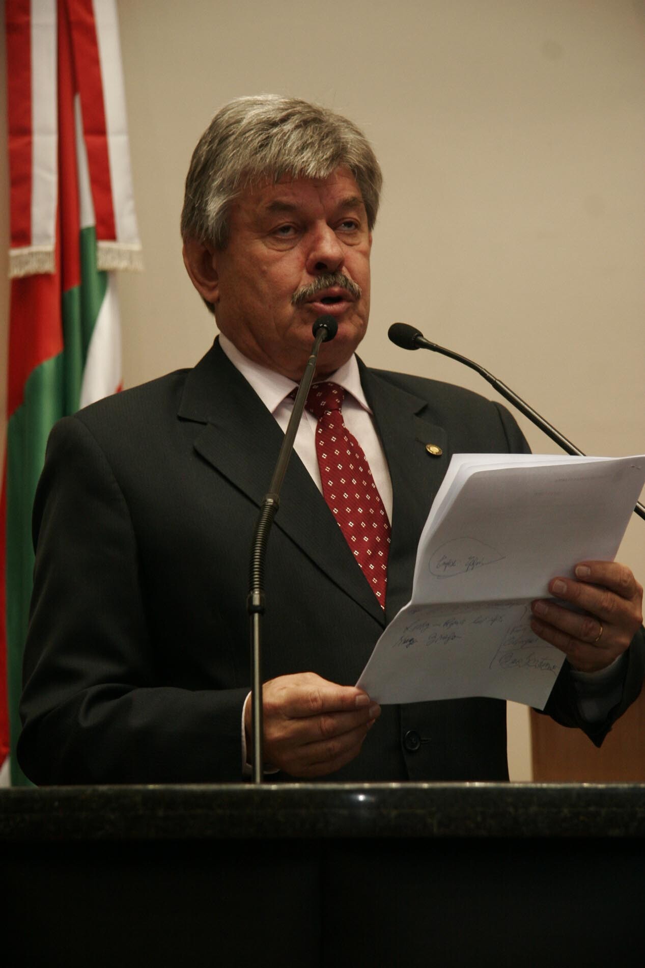 Dos Gabinetes – Deputado Reno pede medidas emergenciais para SC 407