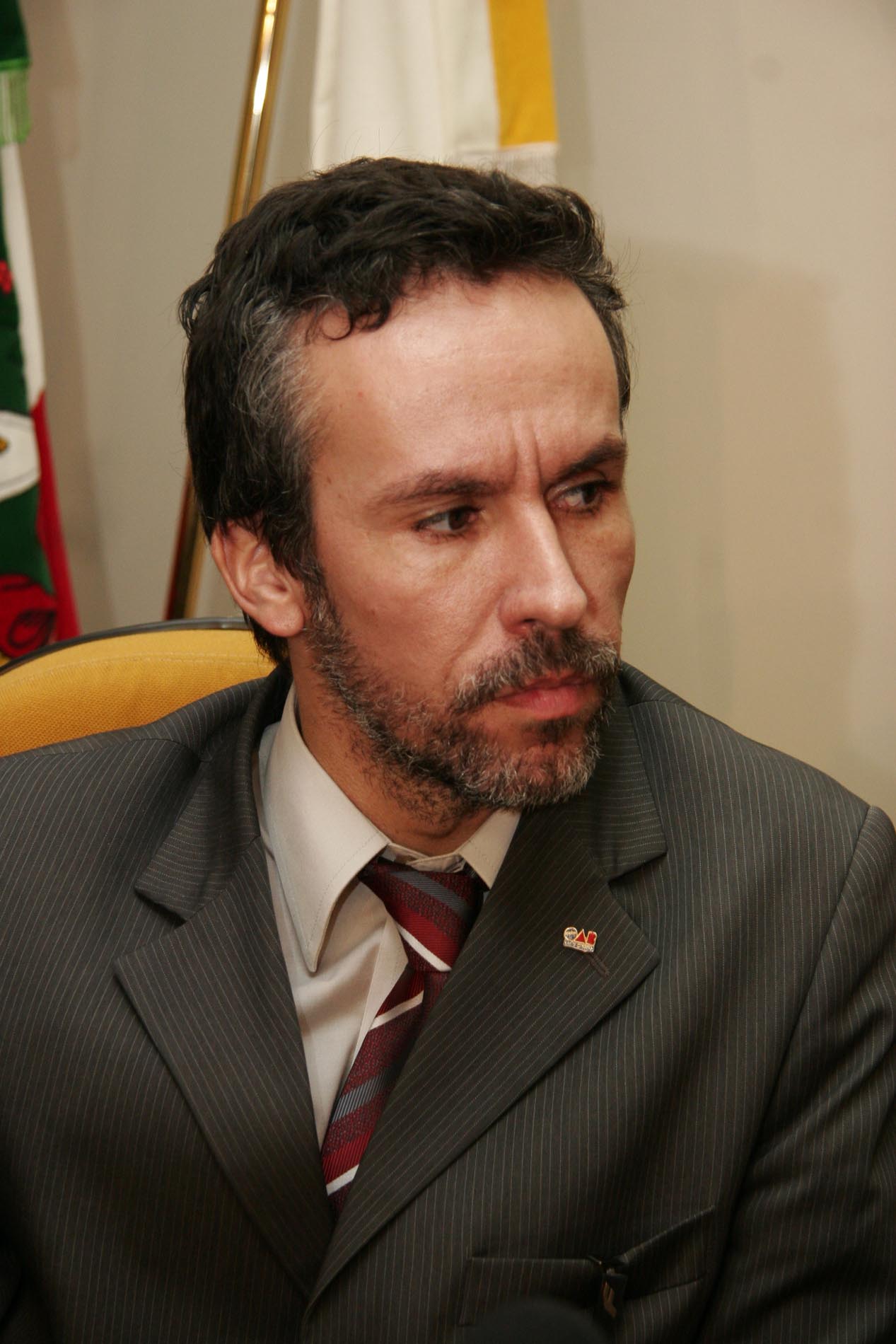 Audiência Pública a fim de discutir sobre O uso da Droga CRACK - Local: Plenário da Câmara Municipal - Avenida Getúlio Vargas