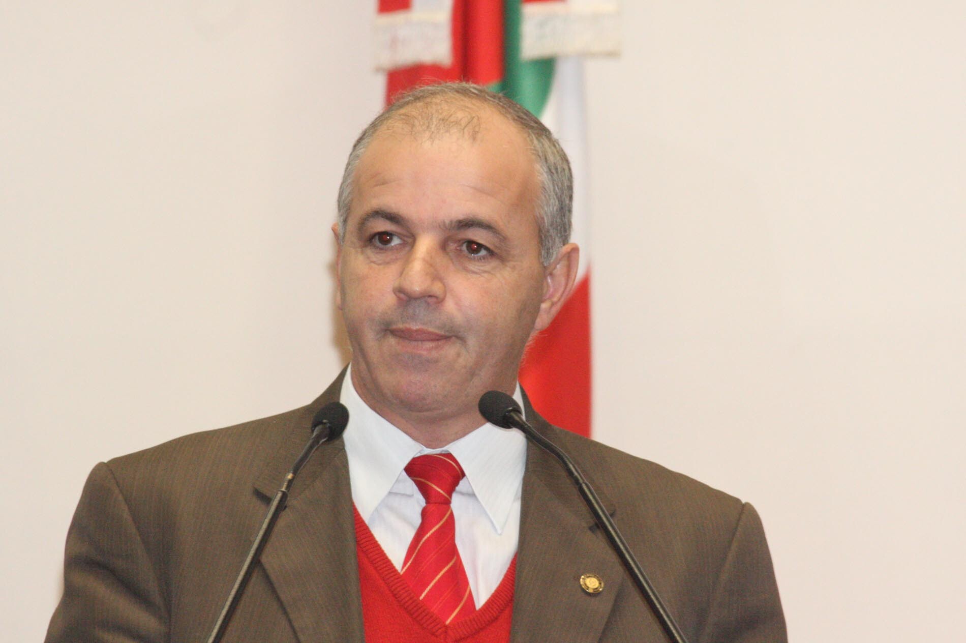 Dos Gabinetes – População não está sendo chamada para discutir programa, critica Sargento Soares