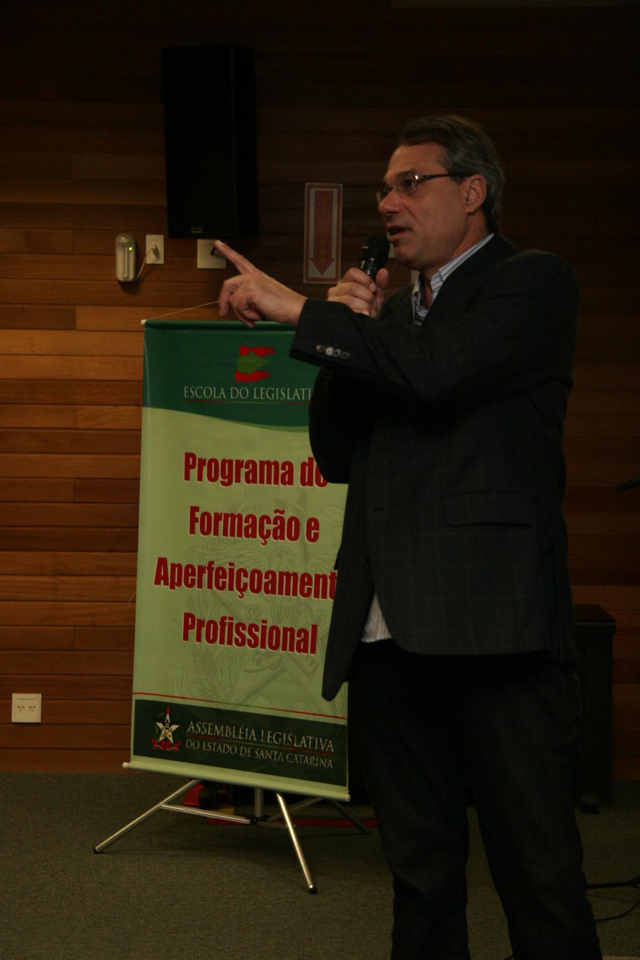 Curso sobre Regimento Interno