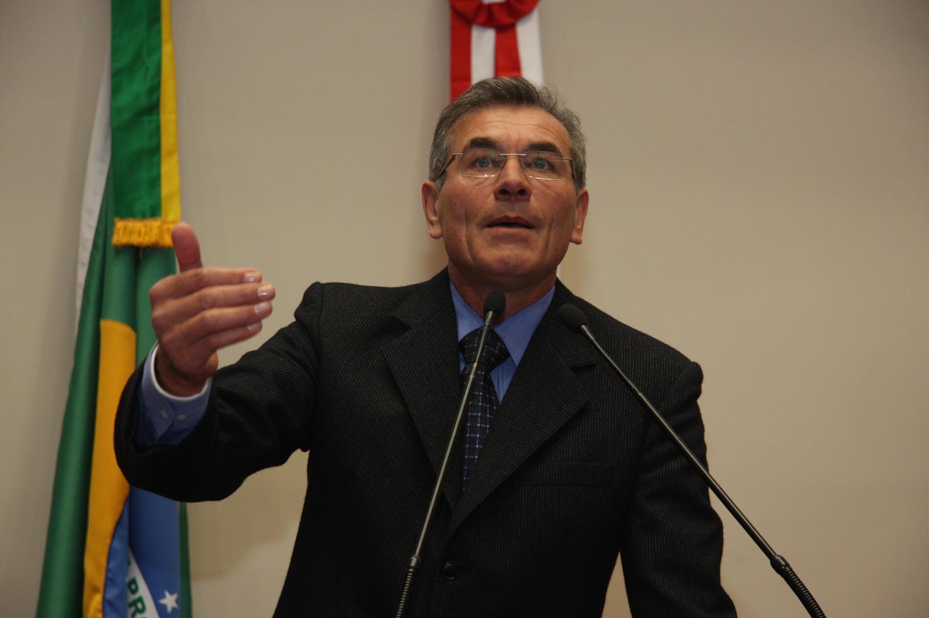 Dos Gabinetes – Silvio reitera críticas às ‘prioridades’ do governo