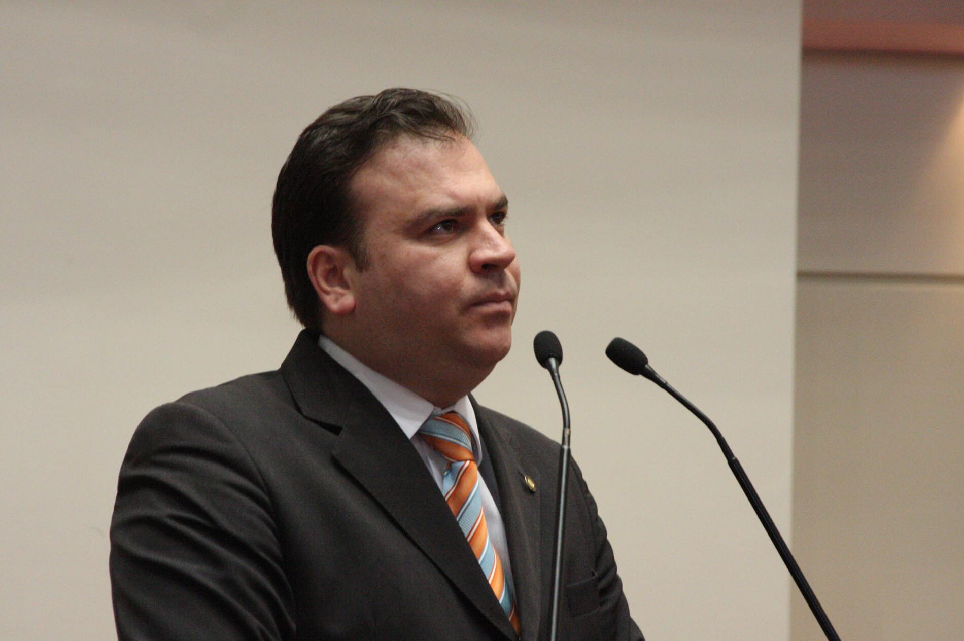 Dos Gabinetes – Projeto de Lei propõe transparência em gastos públicos