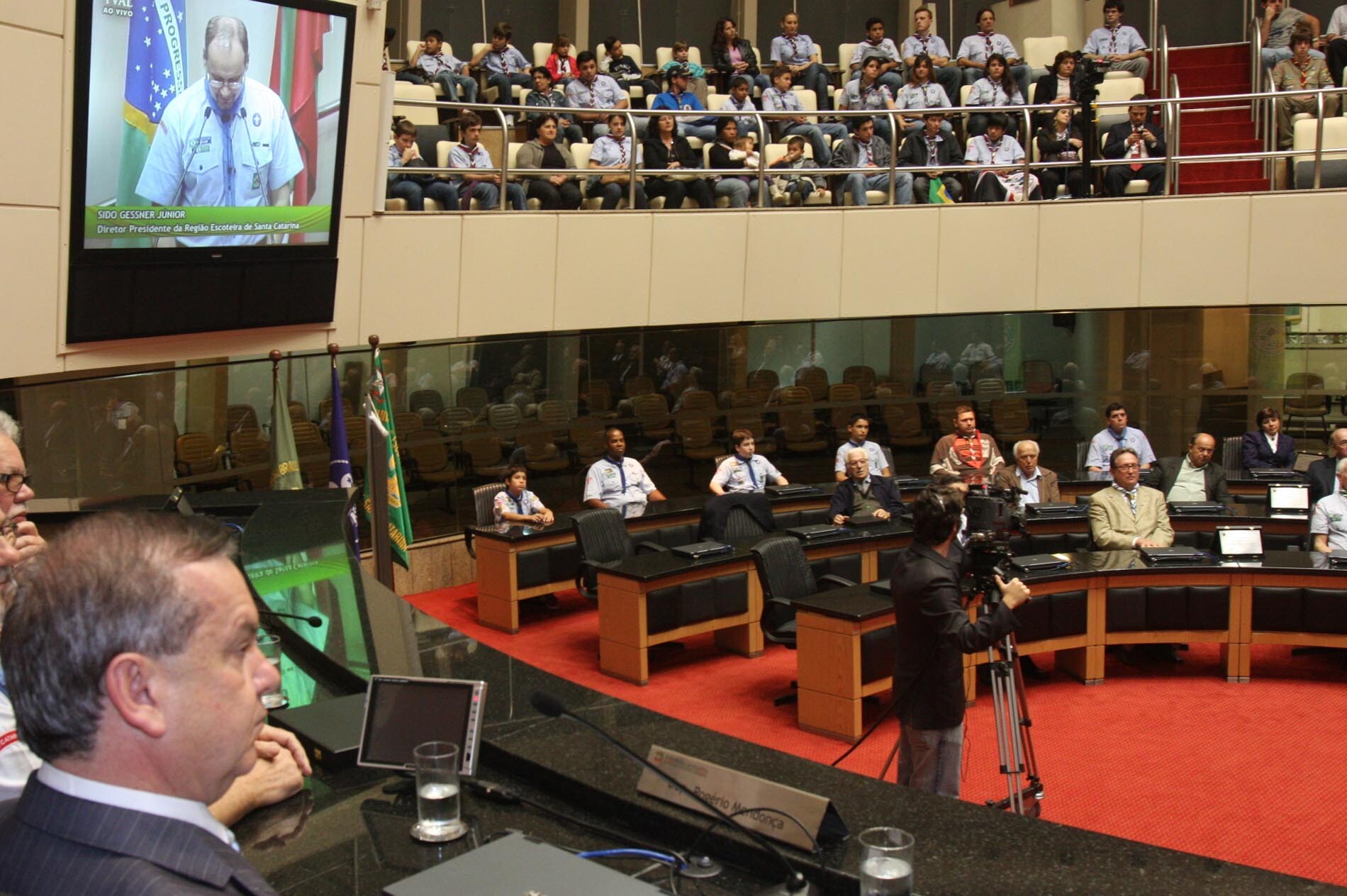 Dos Gabinetes – Peninha presta homenagem aos 100 anos do escotismo