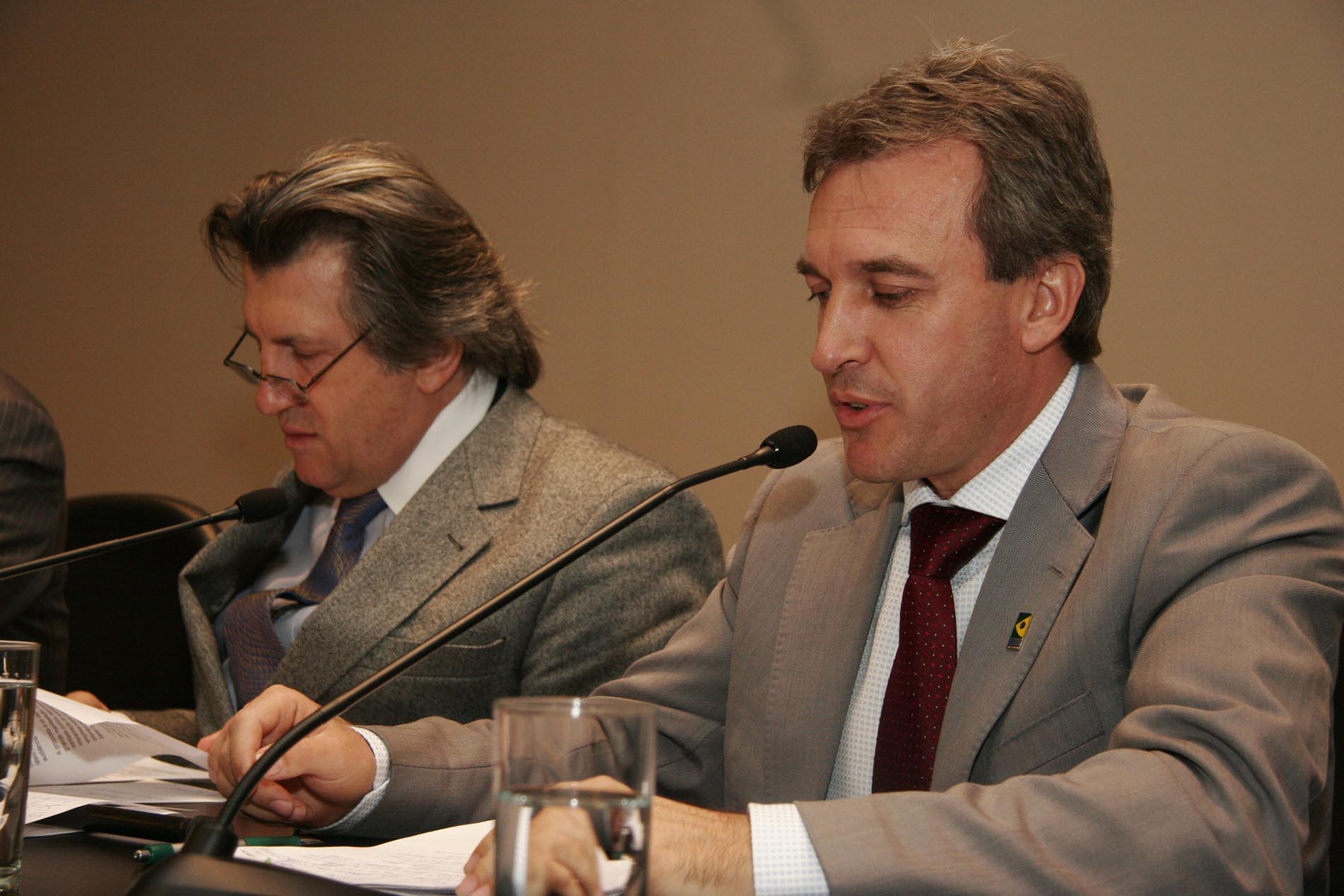 Reunião de Instalação da Frente Parlamentar de Apoio à Implantação do Estaleiro OSX no Município de Biguaçu em Santa Catarina