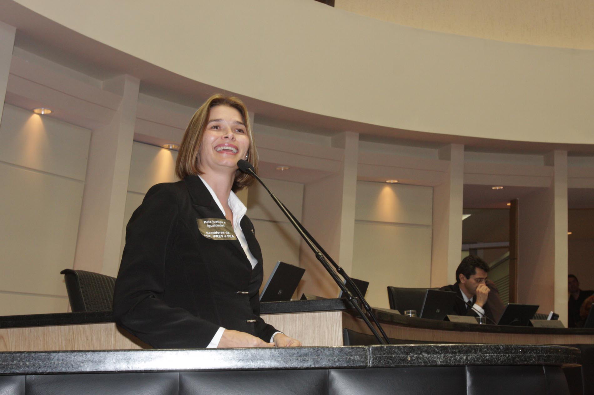 Dep Angela Albino (PCdoB)