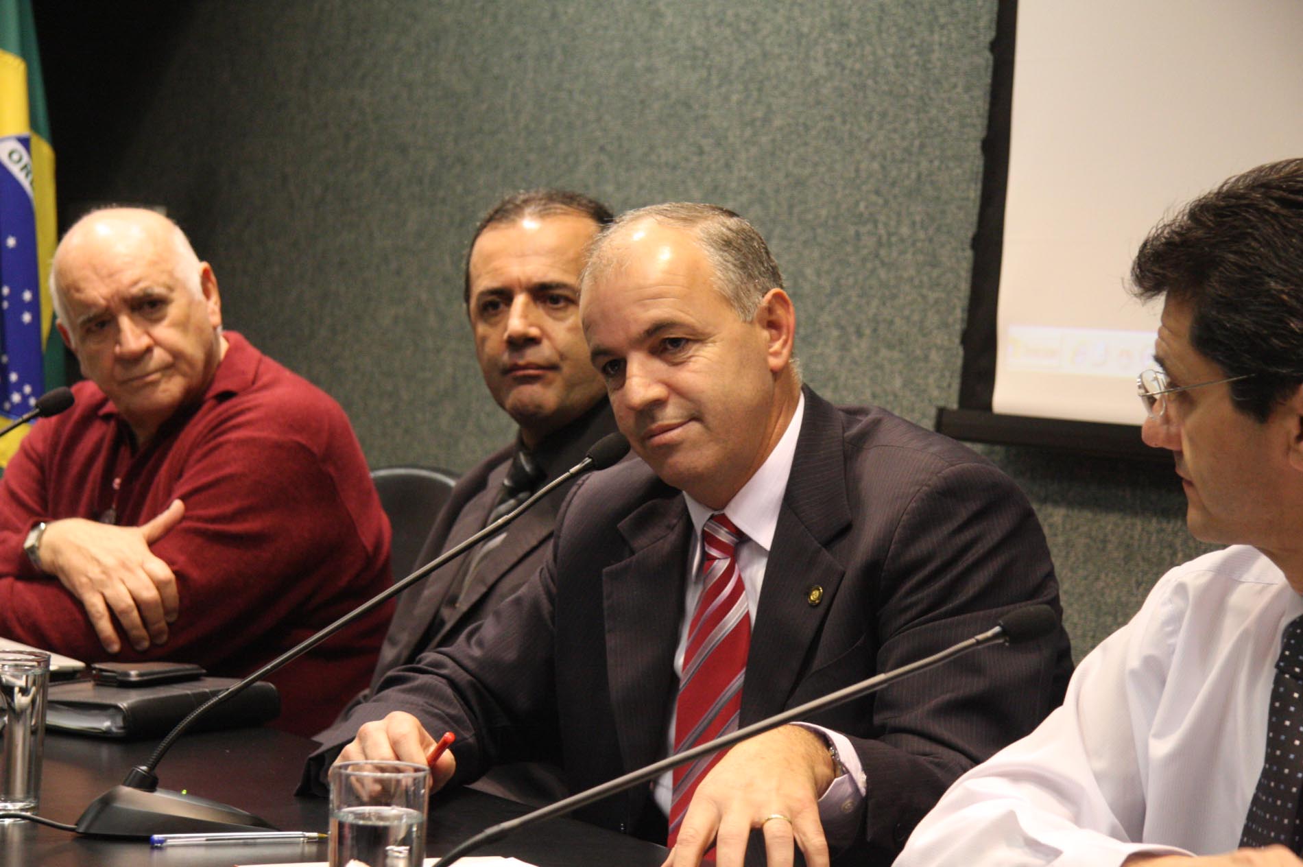 Lideranças comunitárias apelam para aumentar efetivo da PM no bairro Trindade, na Capital