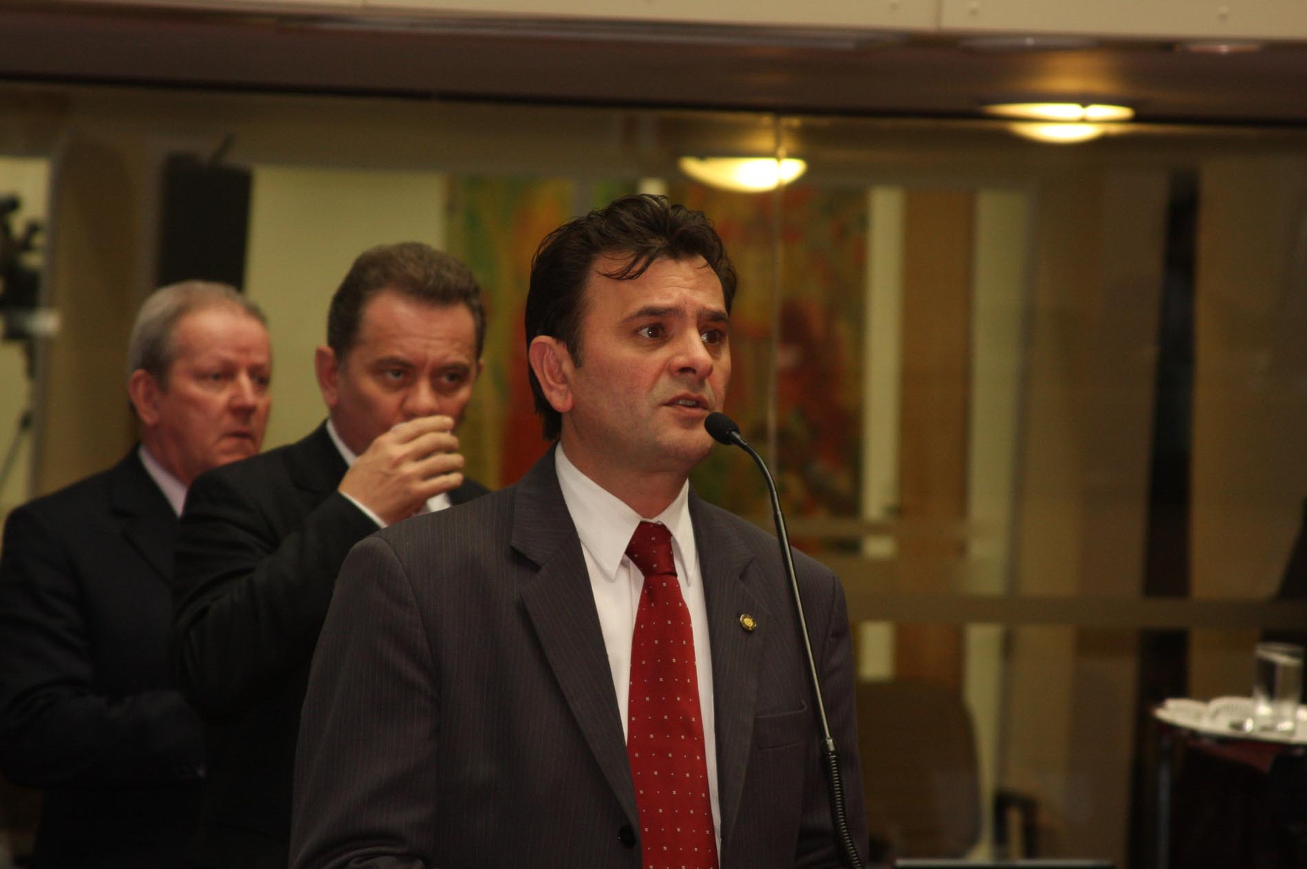 Deputado Elizeu Mattos (PMDB)