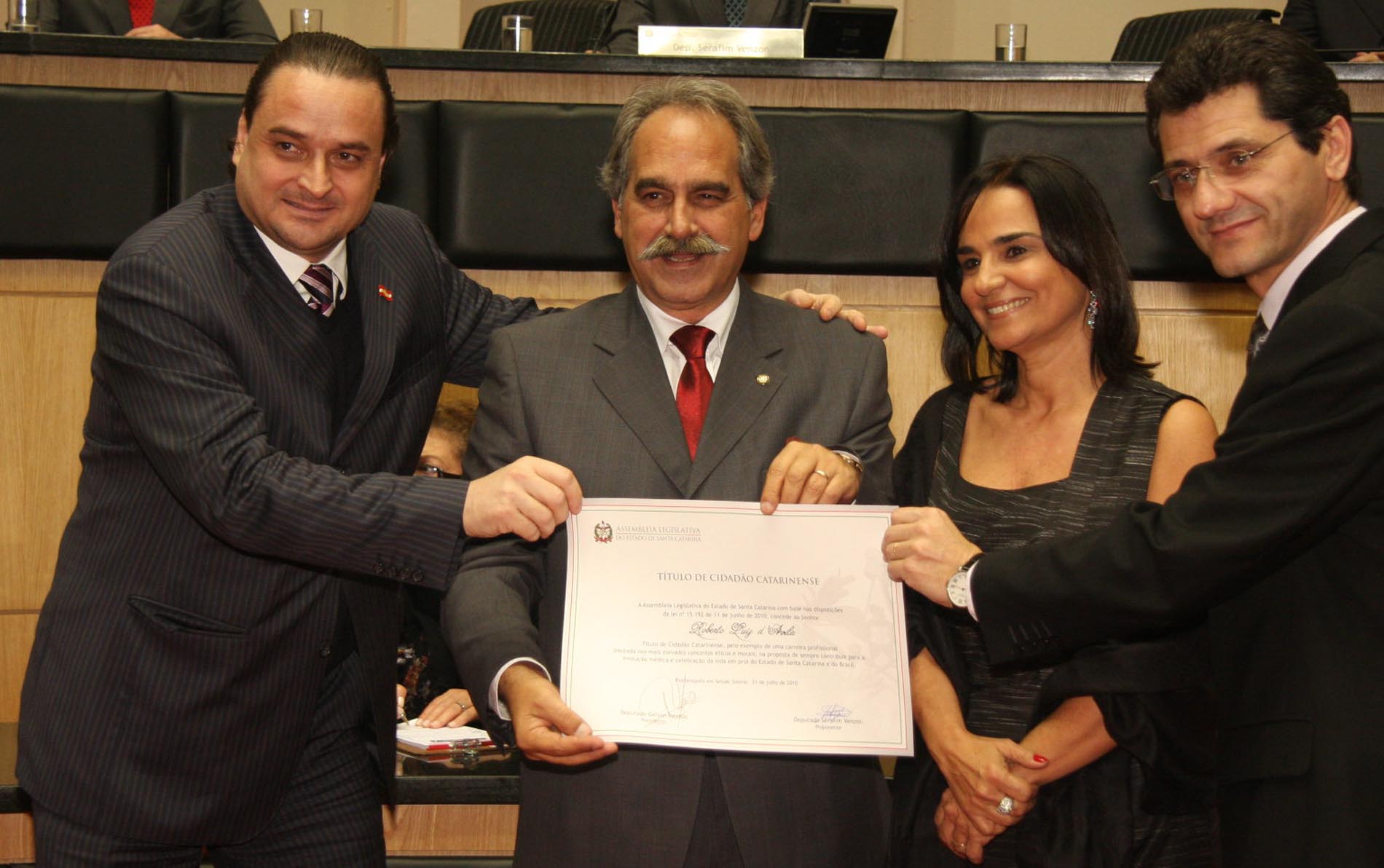 Assembleia concede Título de Cidadão Catarinense a Roberto Luiz D’Ávila