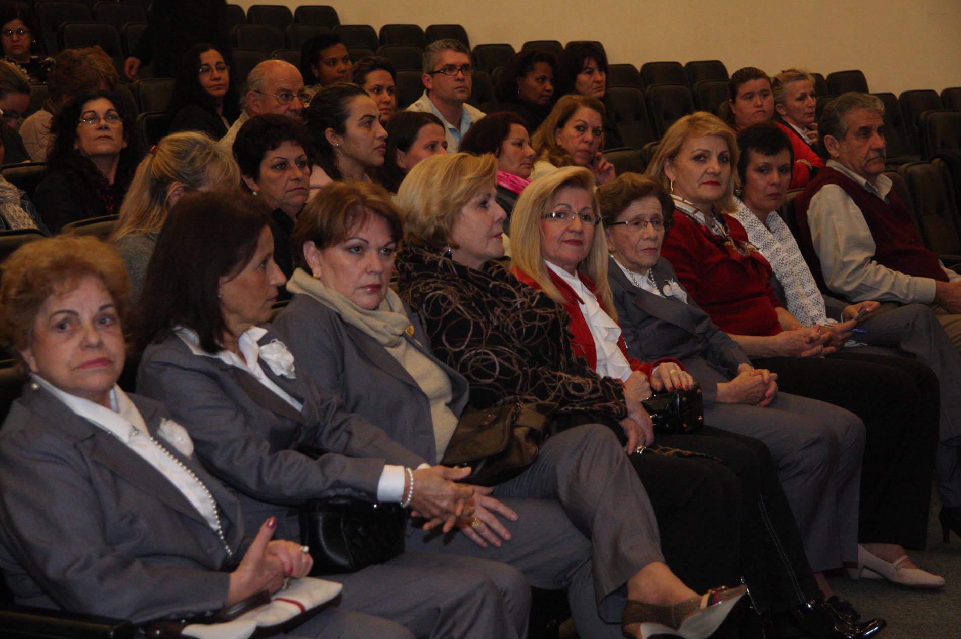 Palestra sobre a Importância do papel da cuidadora na rede social de proteção a pessoa idosa