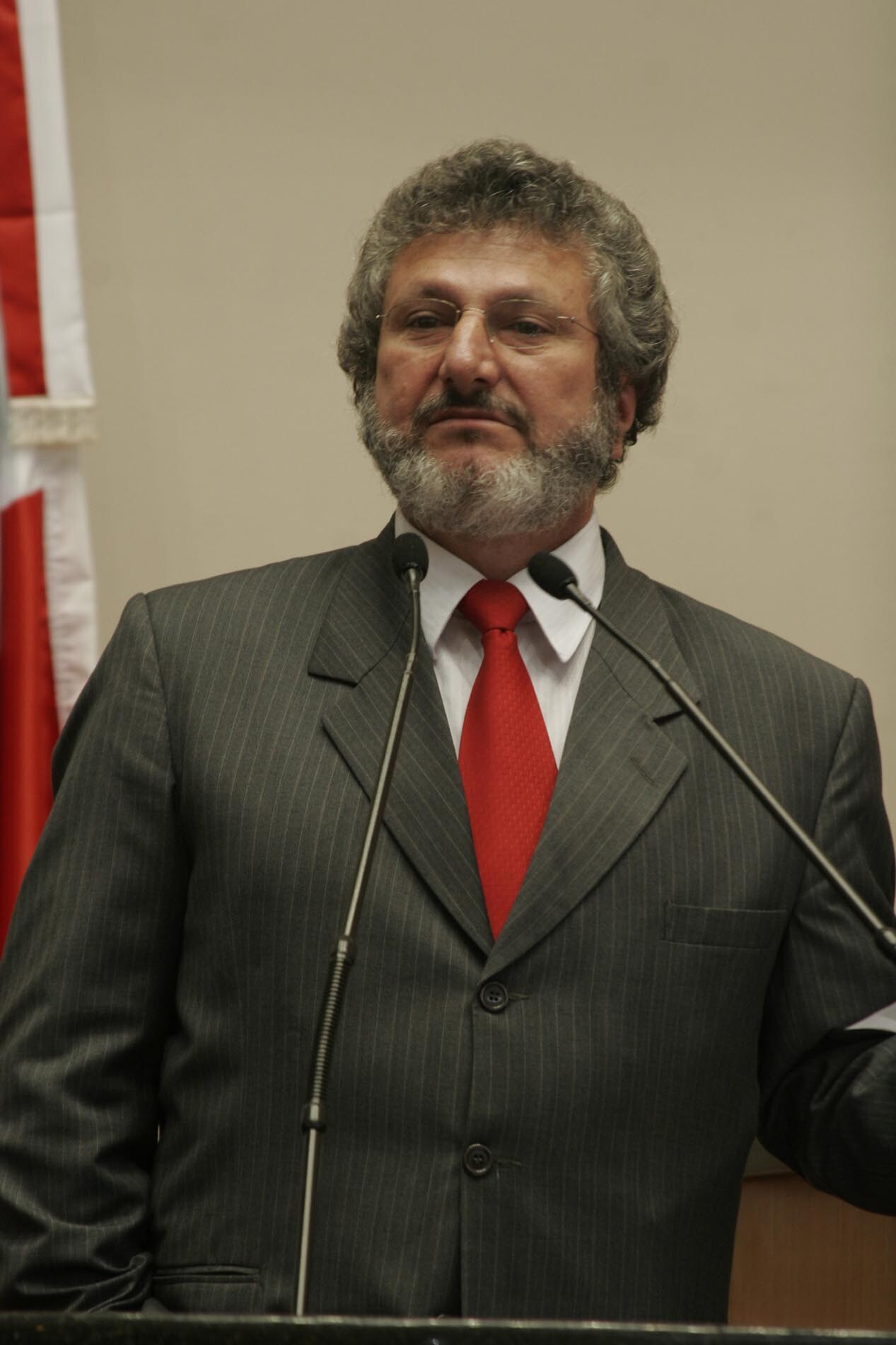 Dos Gabinetes – Governo pede um mês para dizer se ex-governador recebe aposentadoria vitalícia de R$