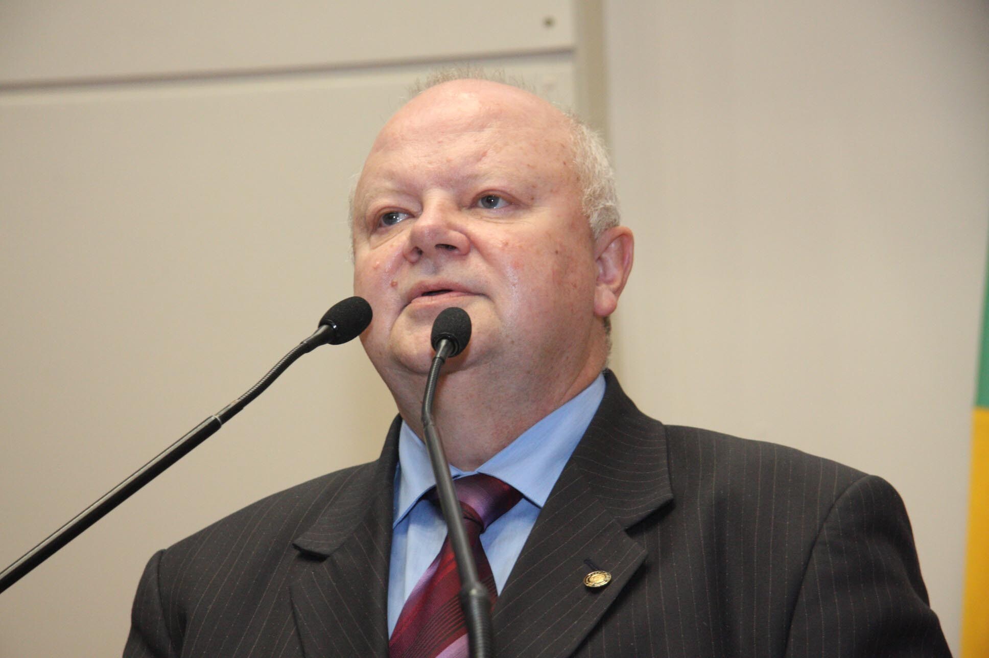 Dos Gabinetes – Representantes comerciais pedem isenção de impostos para a compra de veículos