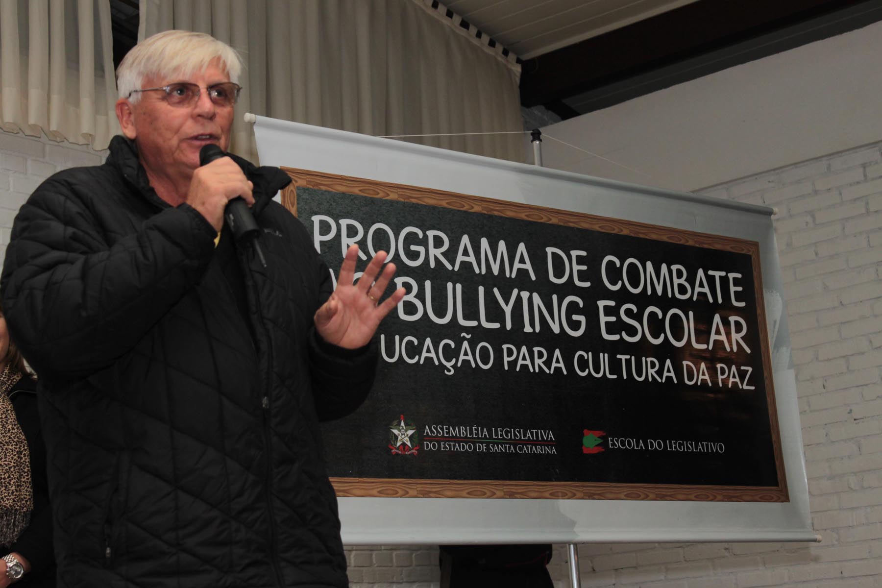 Prefeito Magno Bollmann - Programa de Enfrentamento ao Bullying Escolar e Educação para a Cultura da Paz - Local: Sociedade Desportiva Guarani em São Bento do Sul /SC