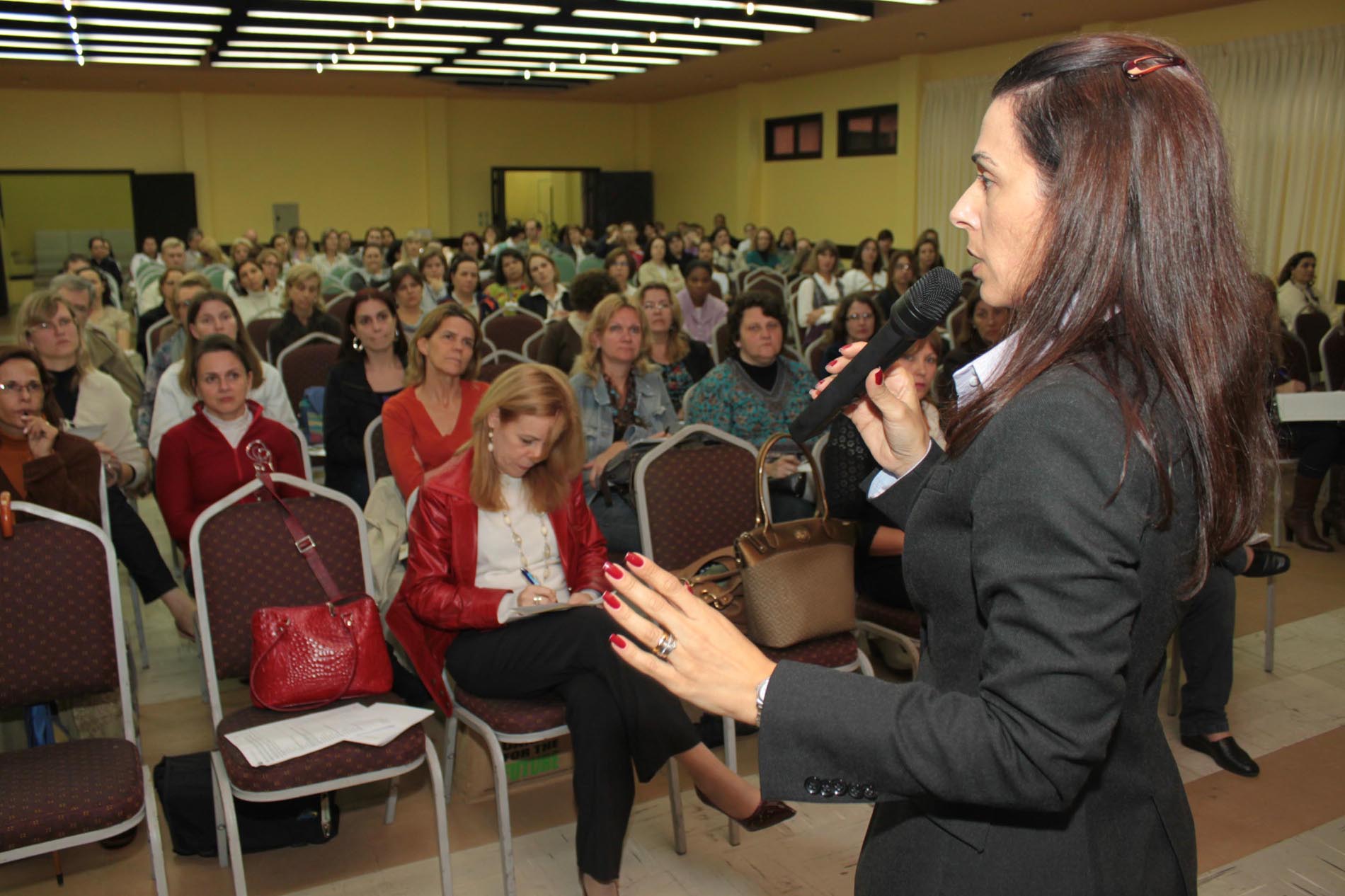 Palestra capacita professores sobre bullyng
