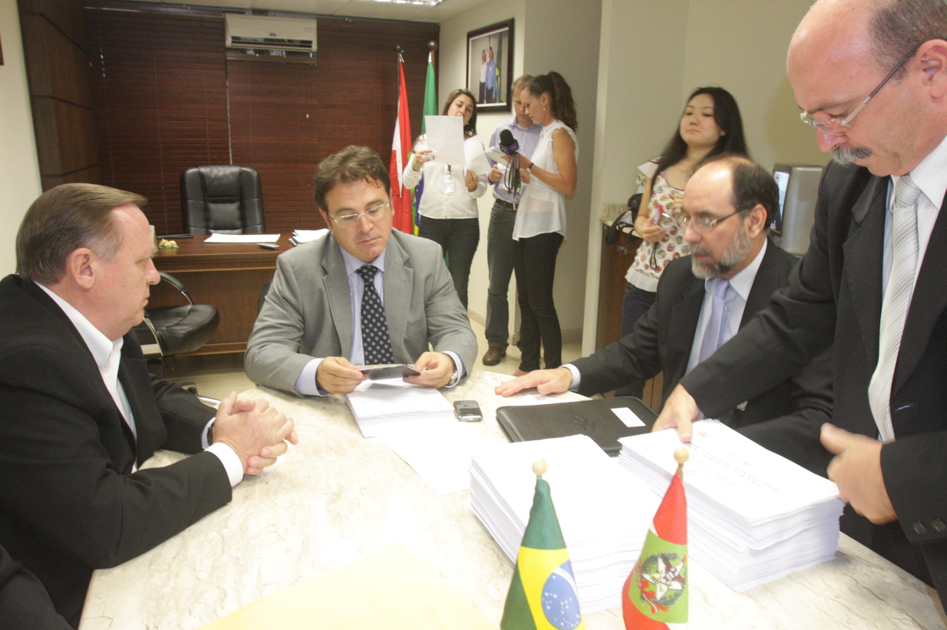 Entrega da Lei Orçamentária