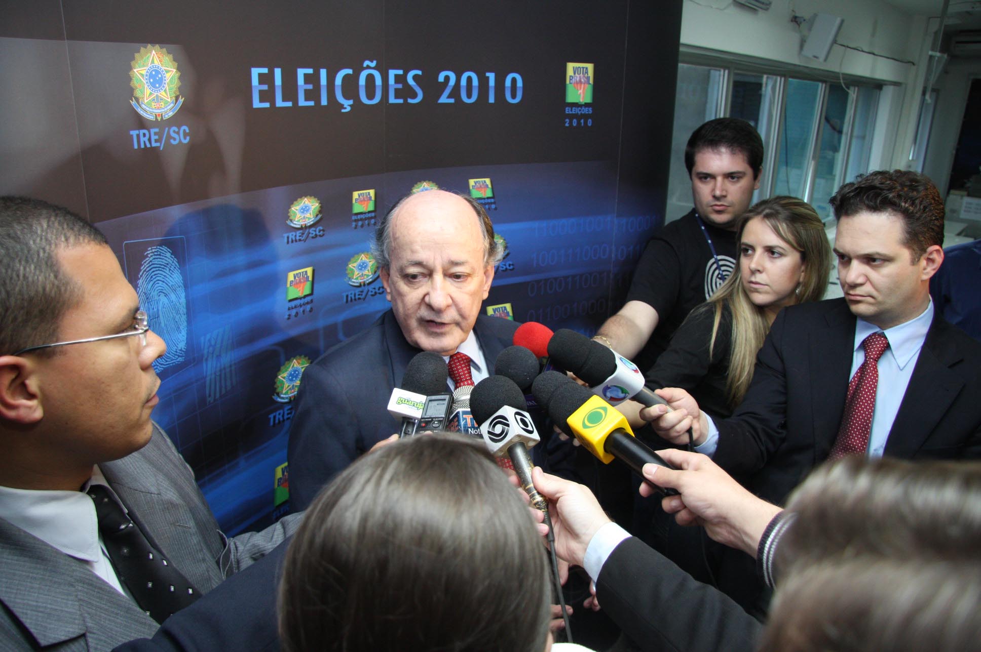 Coletiva do Presidente do TRE - Desenbargador Newton Trisotto.