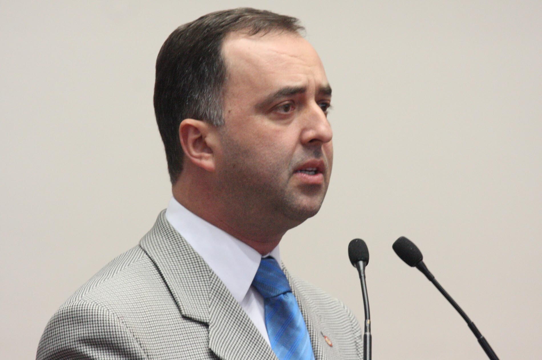 Dos Gabinetes – Deputado quer delegacias com poder de polícia e Procons independentes
