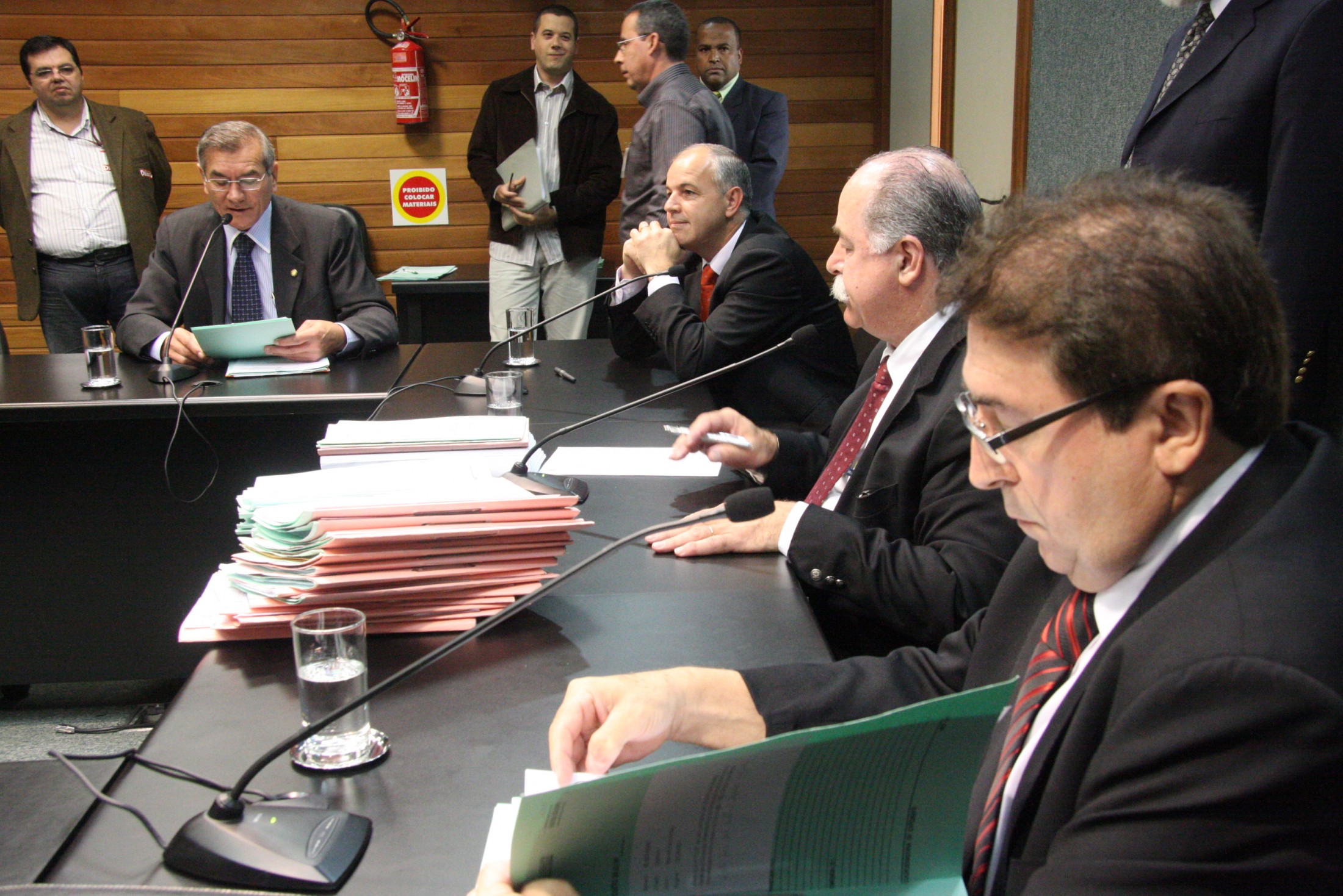Comissão de Constituição e Justiça aprova requerimentos