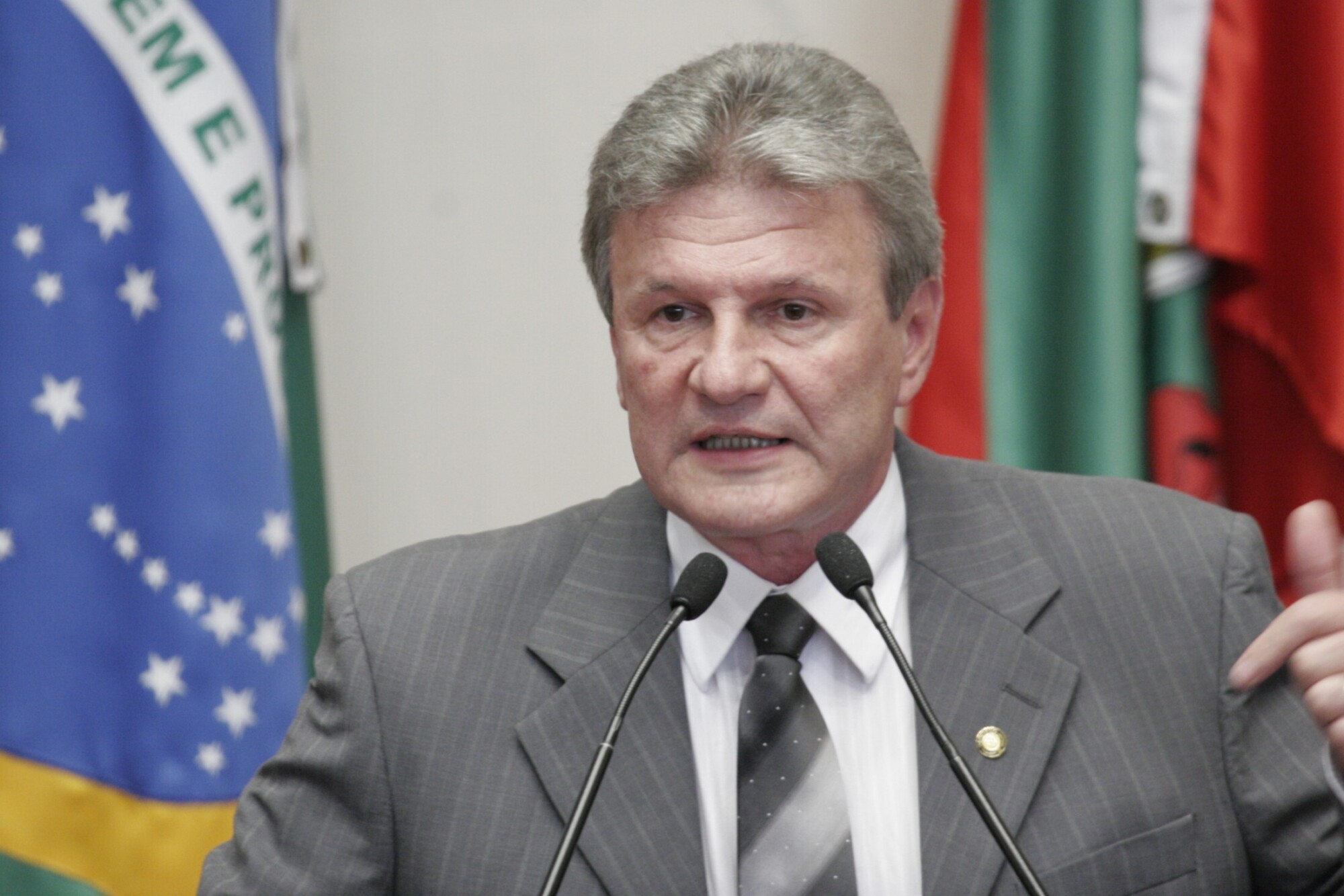 Dos Gabinetes- Más condições das rodovias é uma das preocupações de Ragagnin