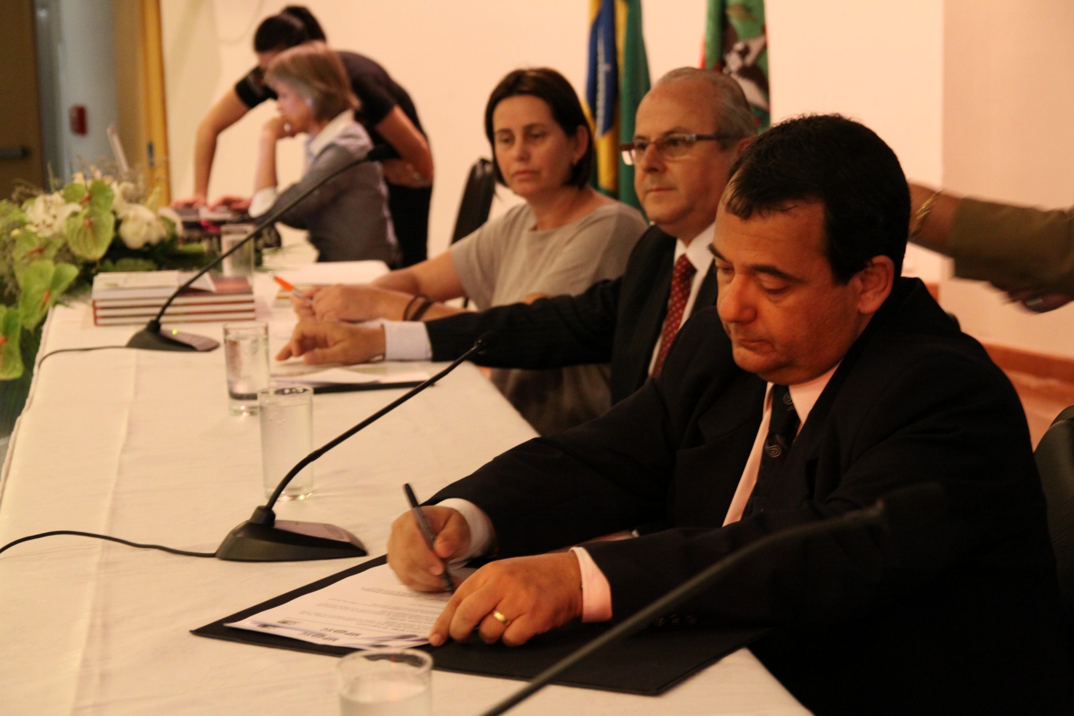 Prioridade para criança e adolescente nos orçamentos públicos é alvo de termo de cooperação