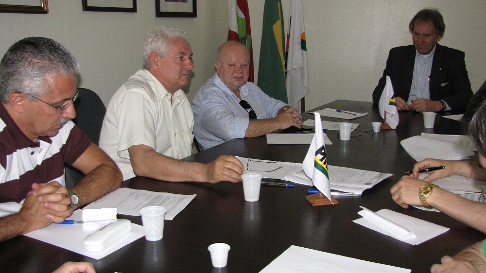 Dos Gabinetes – Deputado Renato Hinnig anuncia mudança de domicílio eleitoral