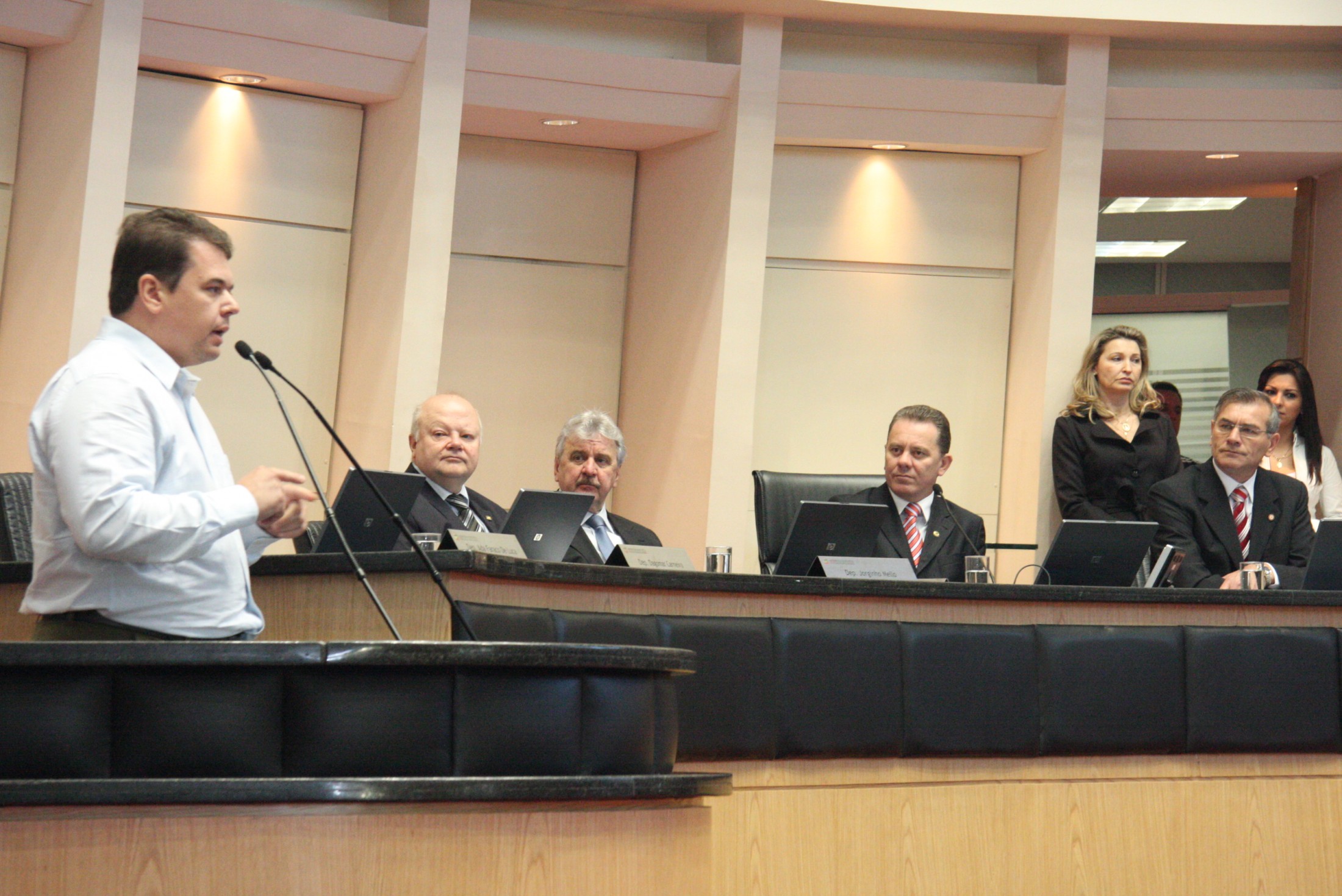 Sessão especial homenageia Lício Mauro da Silveira