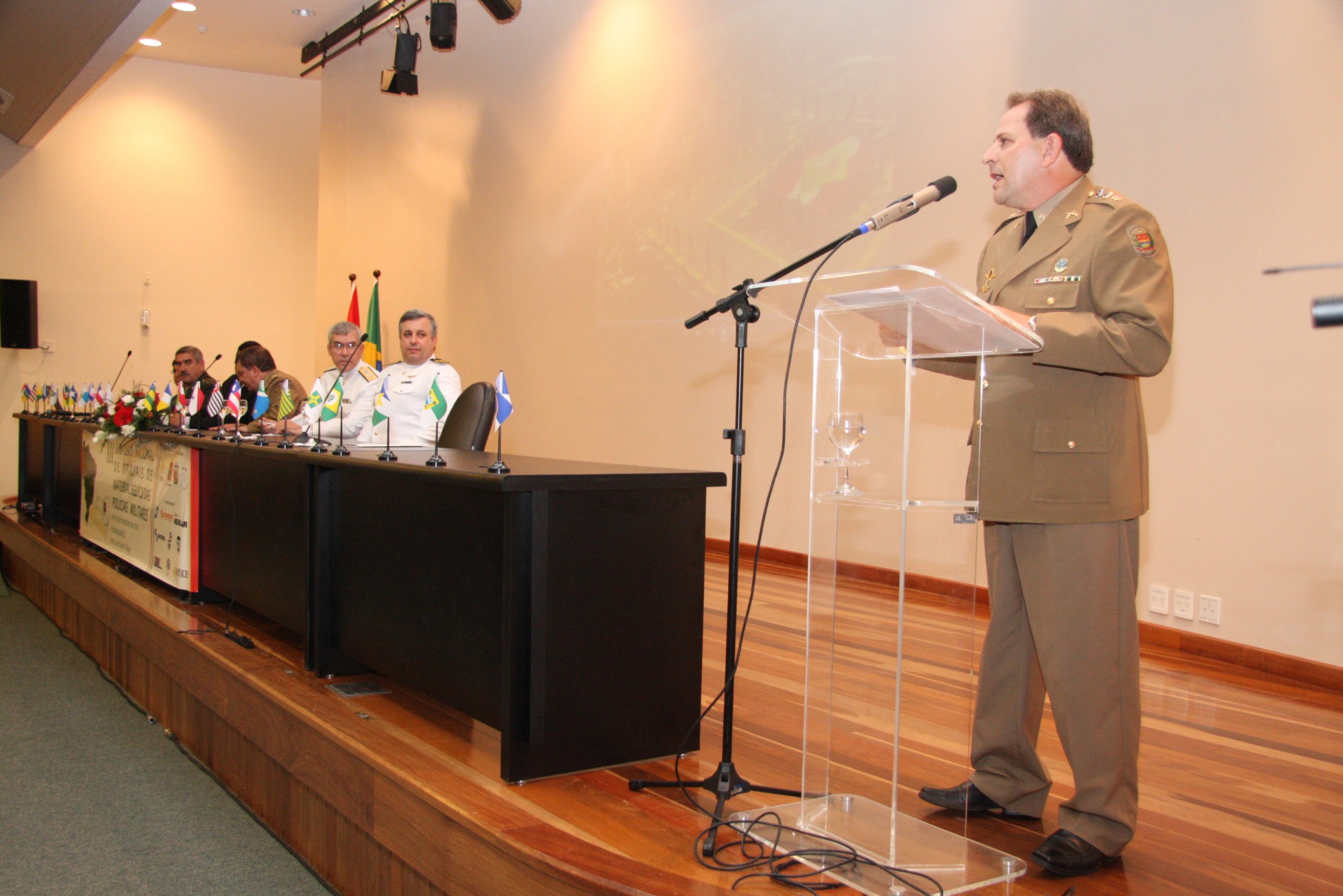 Simpósio de Oficiais de Material Bélico das PMs