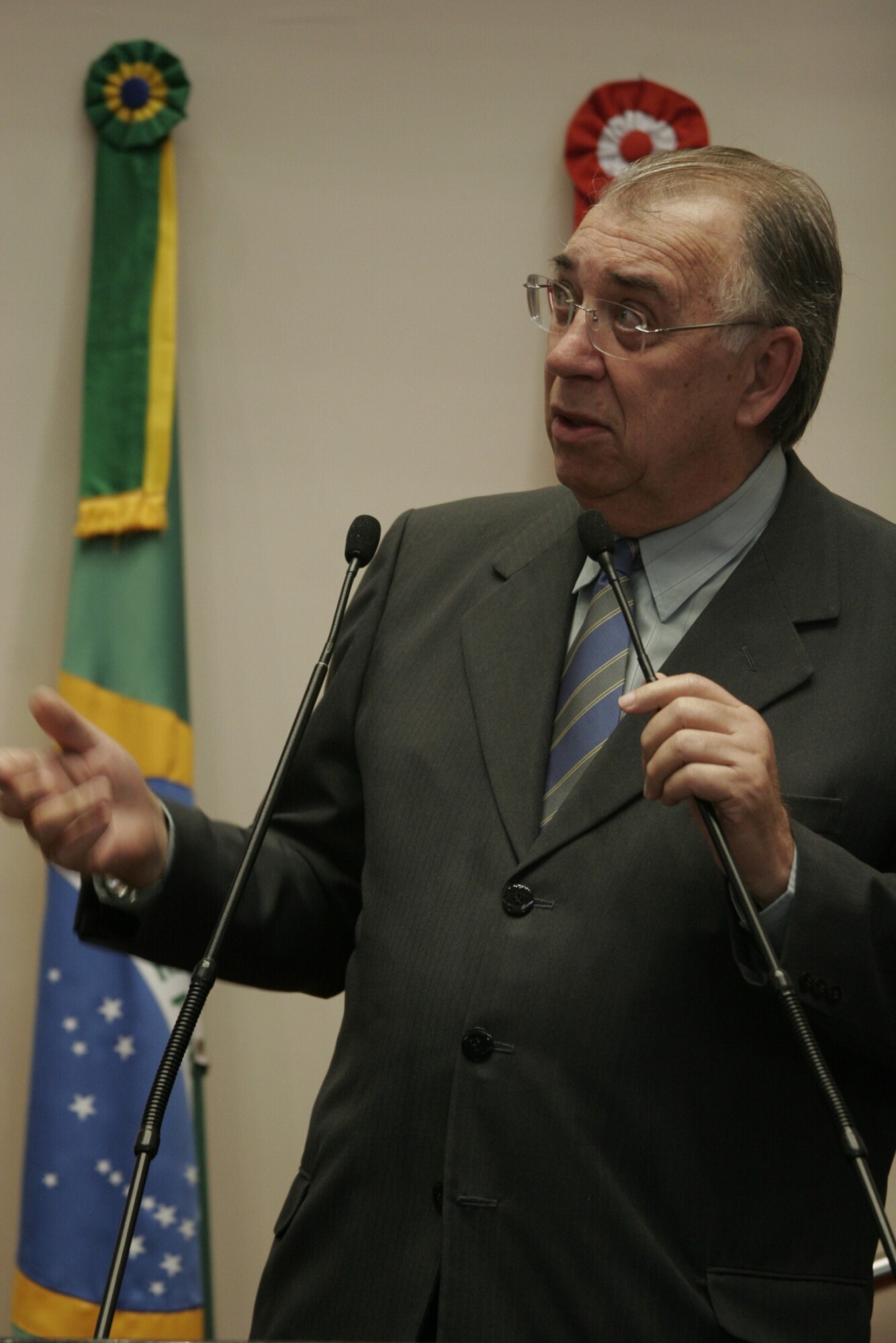 Dos Gabinetes – Deputado Vieirão indica Ony Furtado Koerich para receber a Comenda do Legislativo Ca