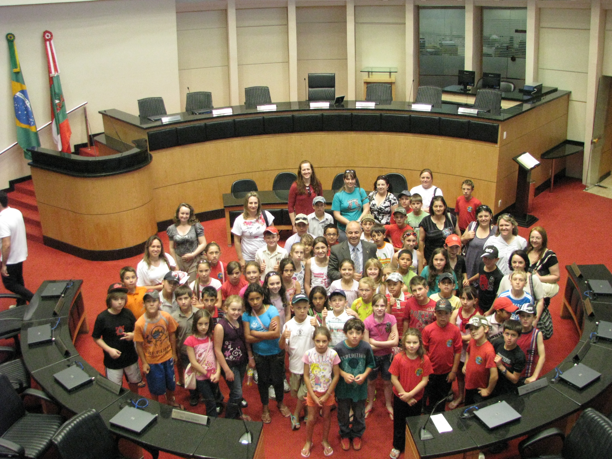 Estudantes de Concórdia e Imbuia visitam Assembleia Legislativa