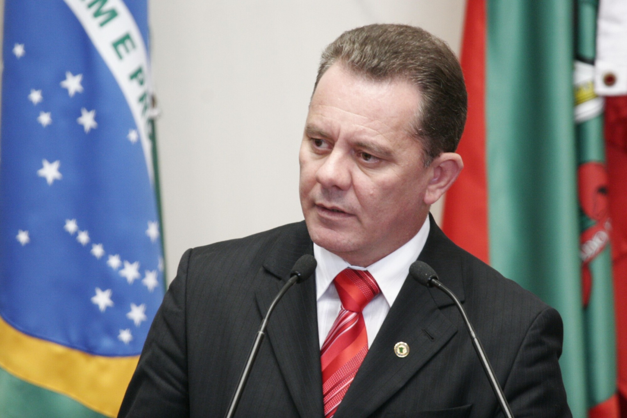 Dos Gabinetes – Ponticelli indica e Alesc homenageia promotora de Justiça