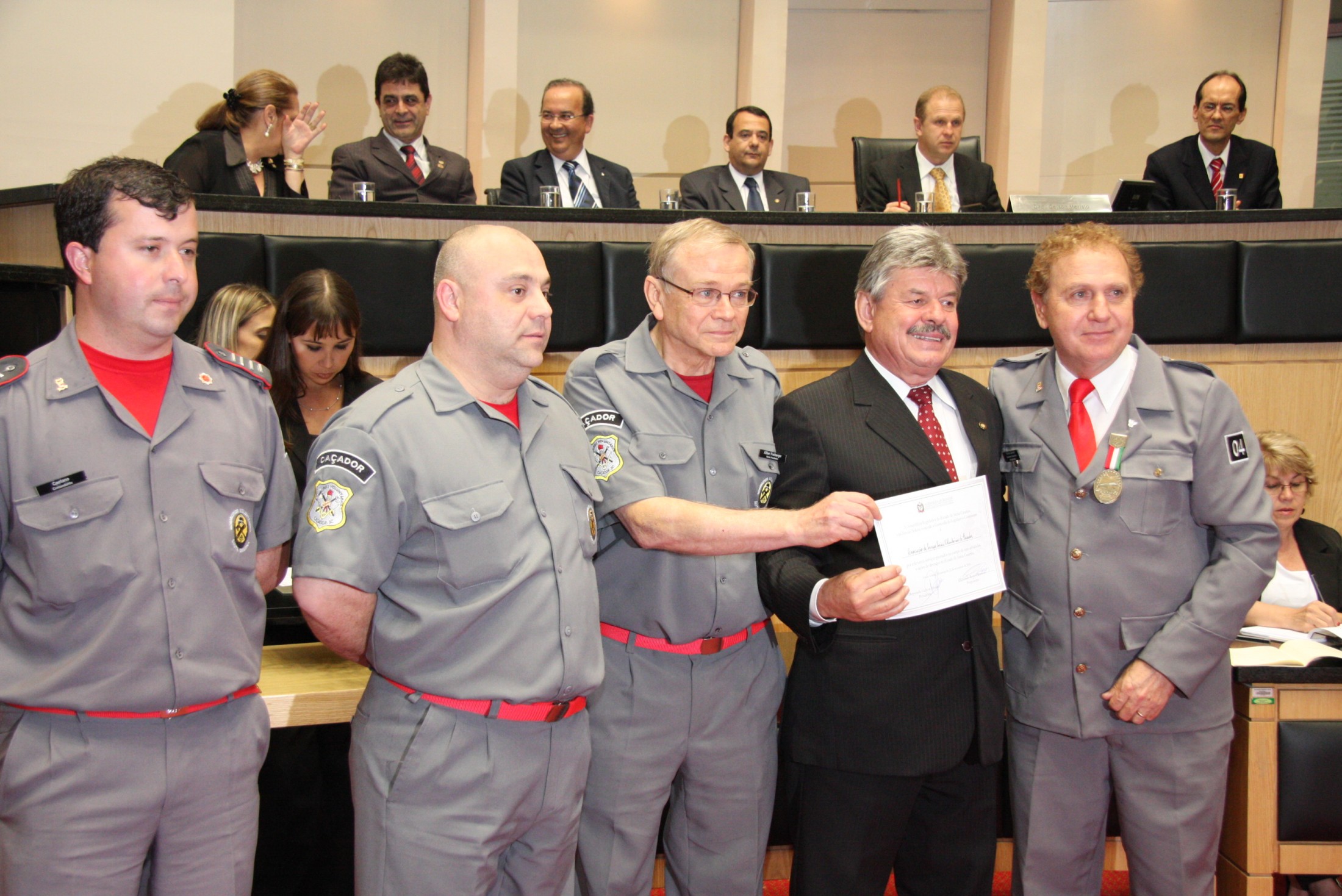 Sessão Solene de Concessão de Medalhas - Reno Caramori e Ass. de Serviços Sociais e Voluntários de Caçador