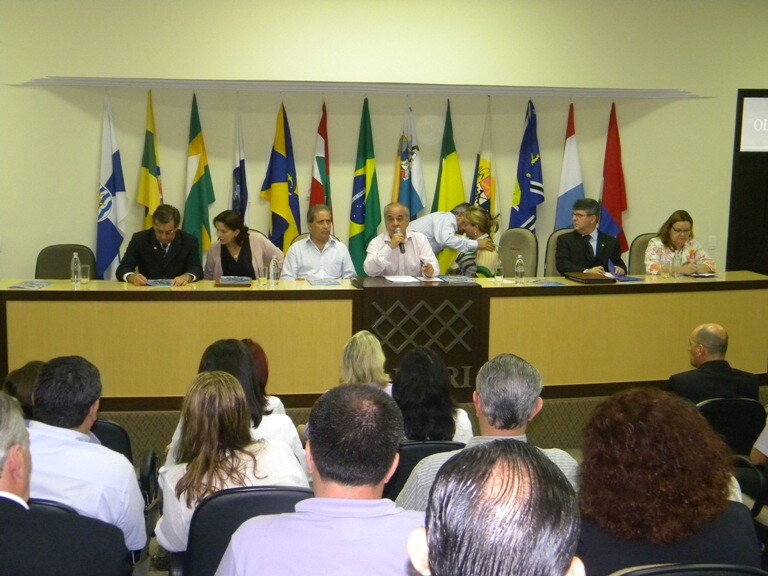 Dos Gabinetes: Líderes debatem a alta complexidade em pediatria na Amfri