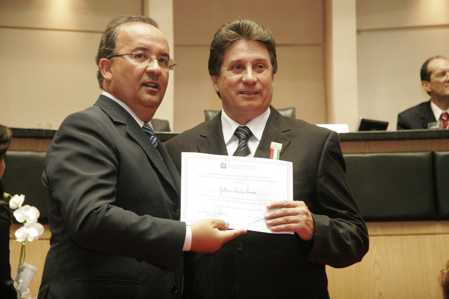 Dos Gabinetes – Passaúra recebe Comenda do Legislativo Catarinense