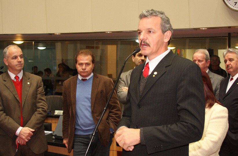 Dos Gabinetes – Dirceu Dresch apresenta emendas ao Orçamento