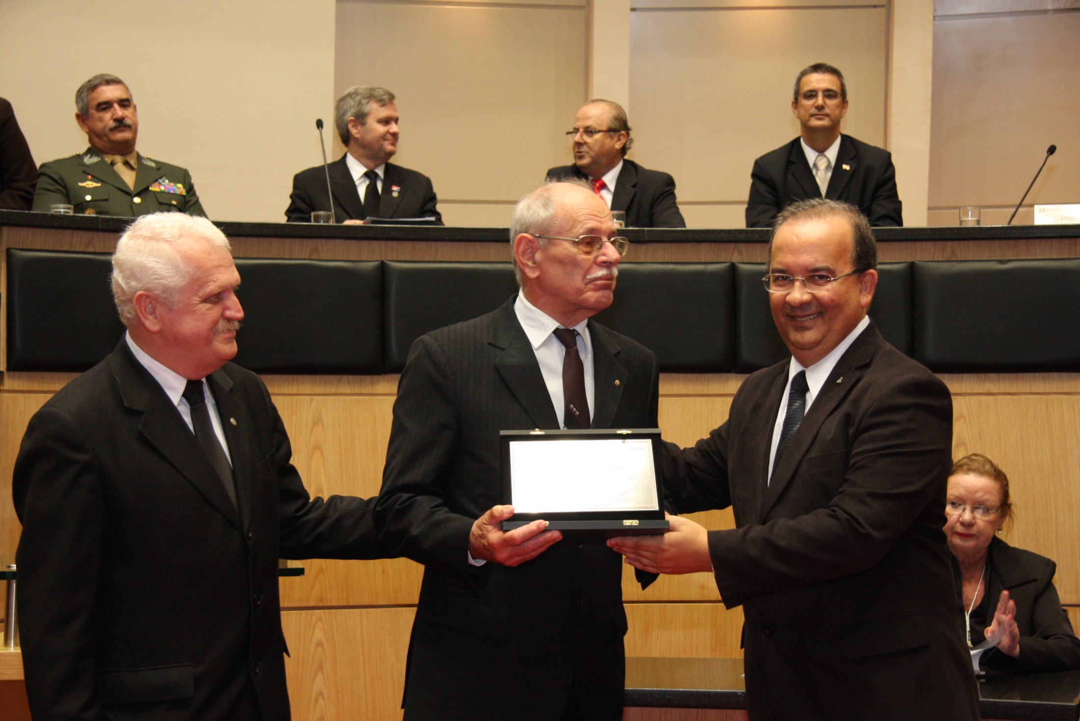 Deputado Jorginho Mello e Ruy Olimpio de Oliveira (C)