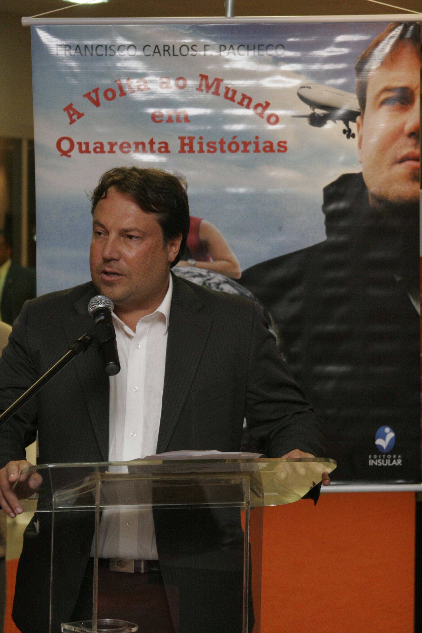 Lançamento:A Volta ao Mundo em Quarenta Histórias
