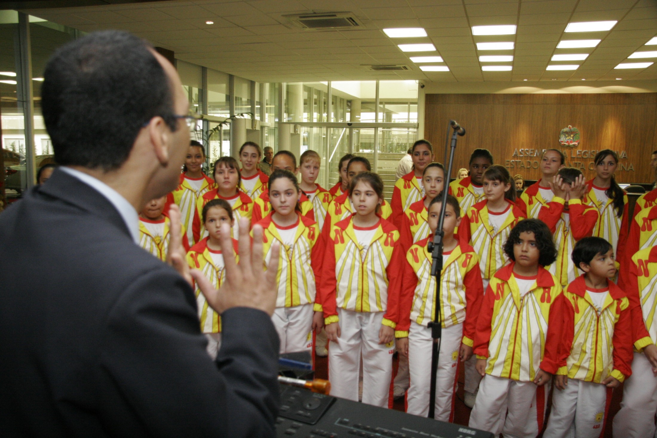 Apresentação do Coral da ALESC e Coral Novo Amanhecer e a Orquestra Sinfônica de Santa Catarina (OSSCA)