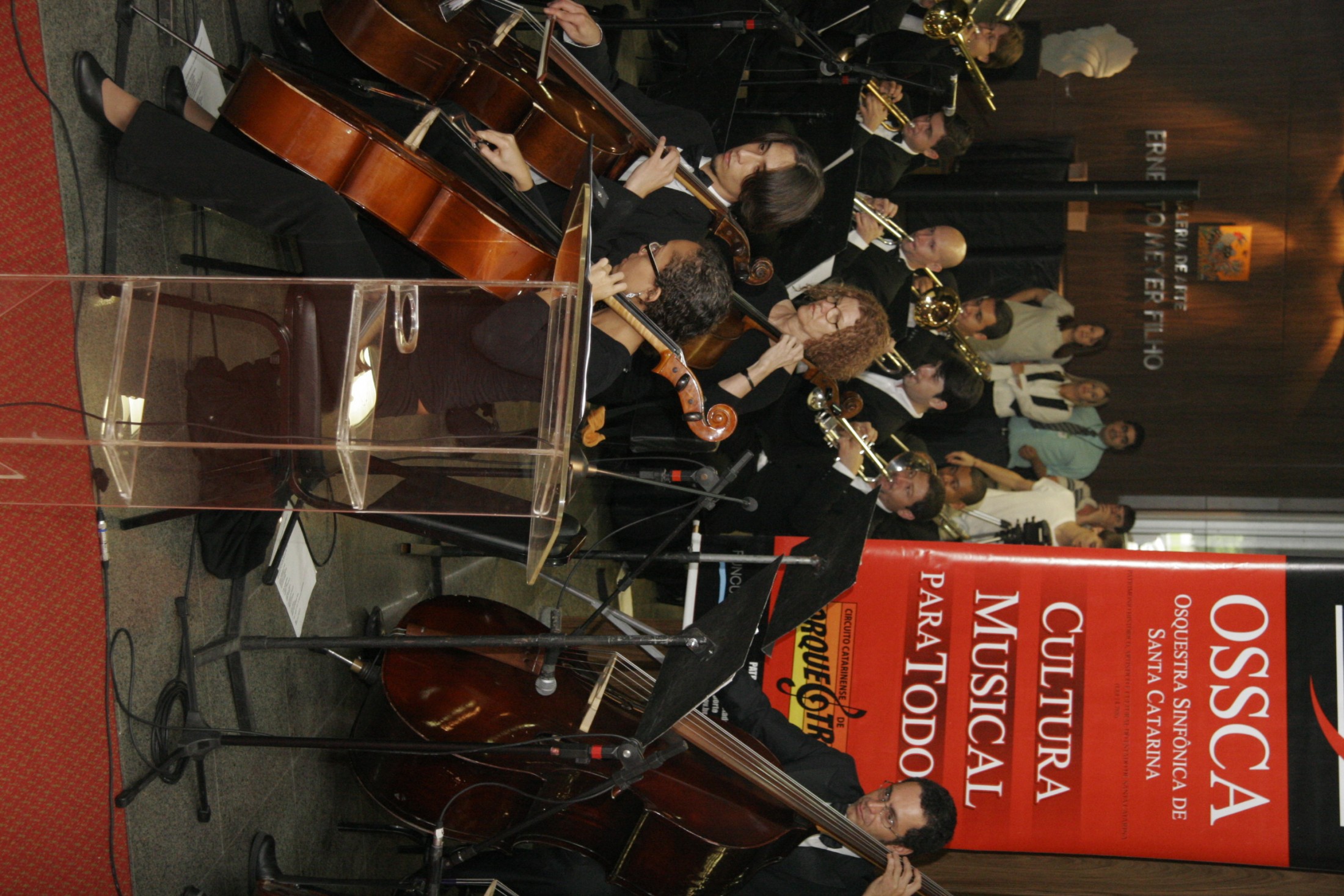 Apresentação do Coral da ALESC e Coral Novo Amanhecer e a Orquestra Sinfônica de Santa Catarina (OSSCA)