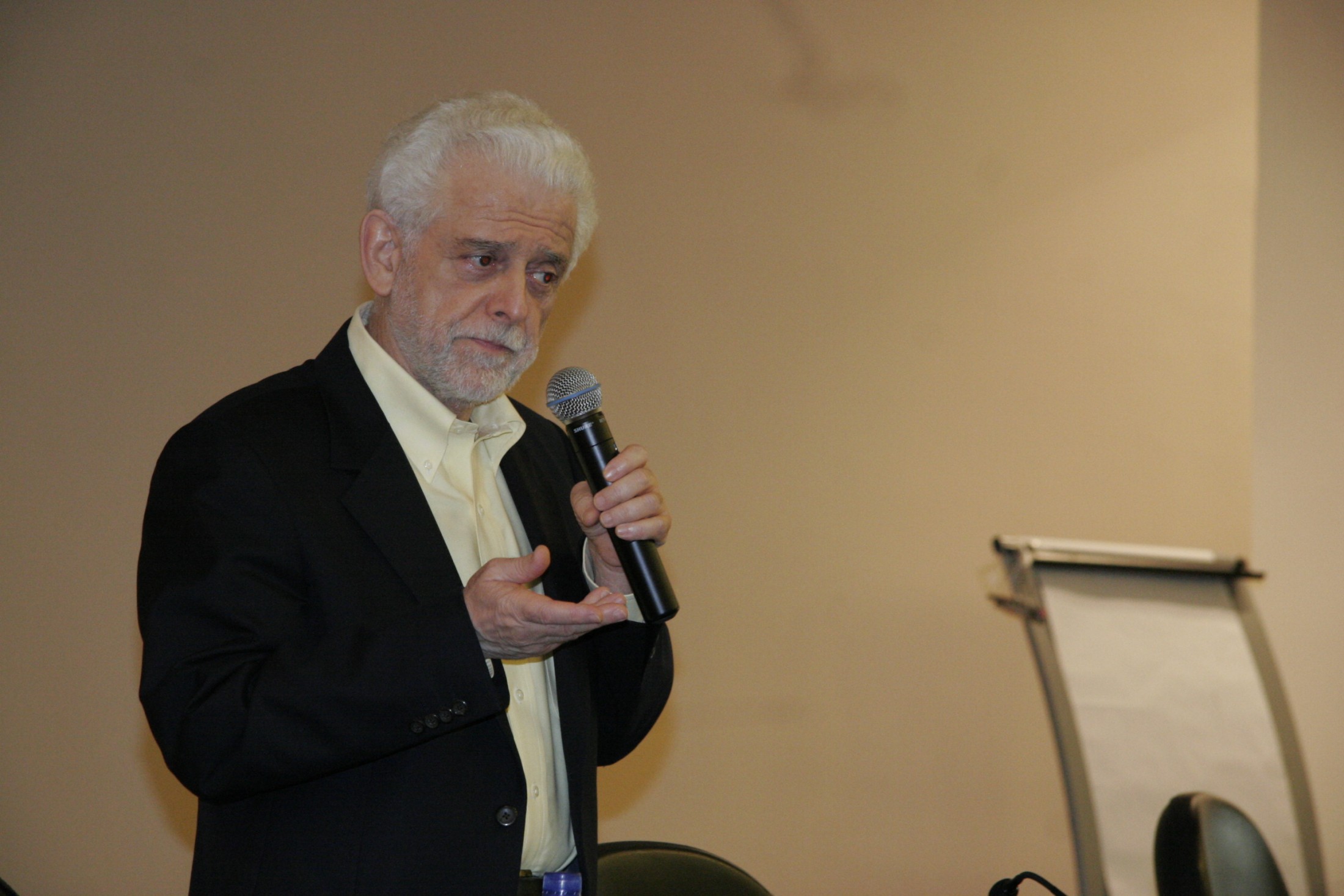Dr. Flávio Gikovate