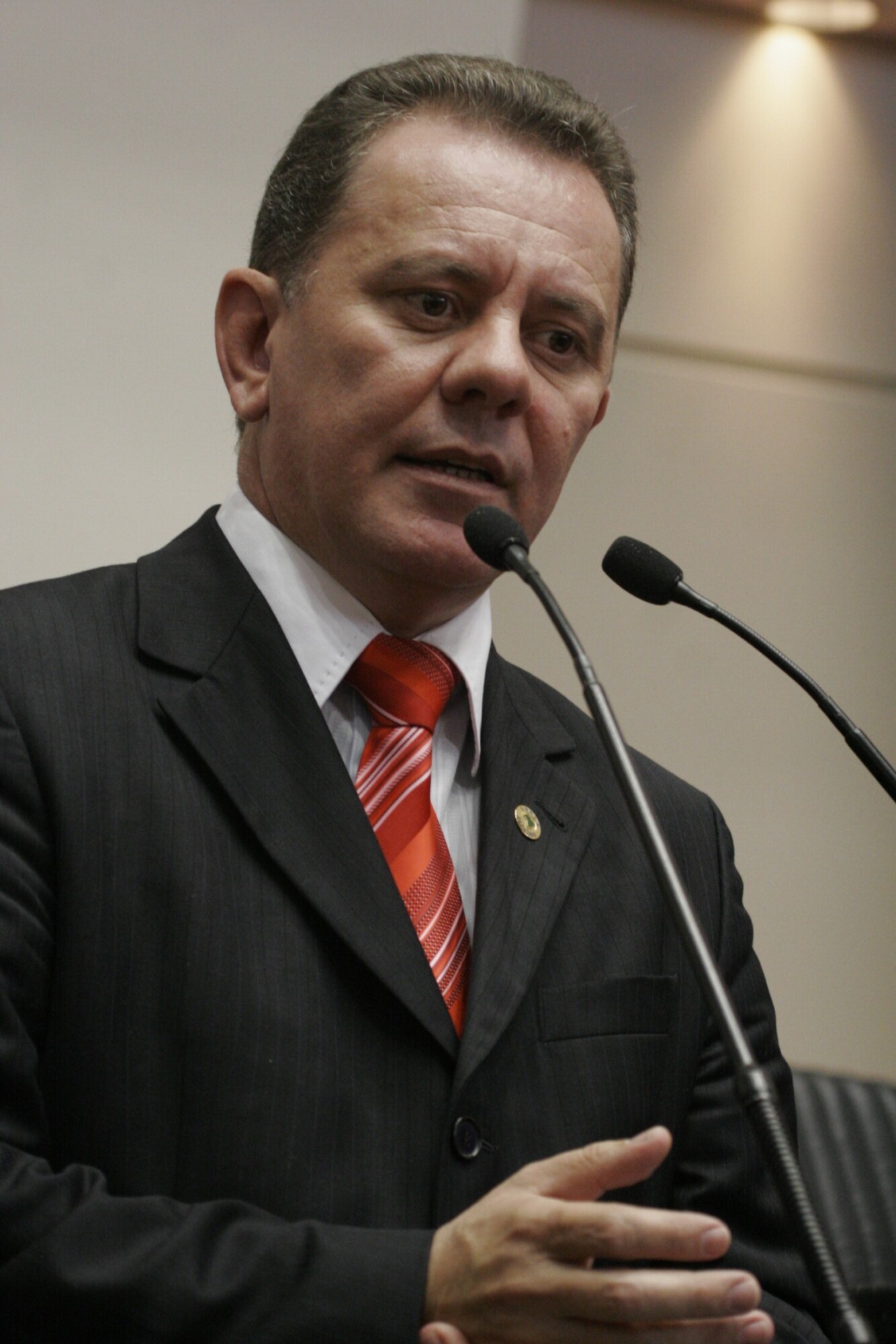 Dos Gabinetes – Reunião com Colombo: Para Ponticelli, surge um novo tipo de relação com o Dem, mas s