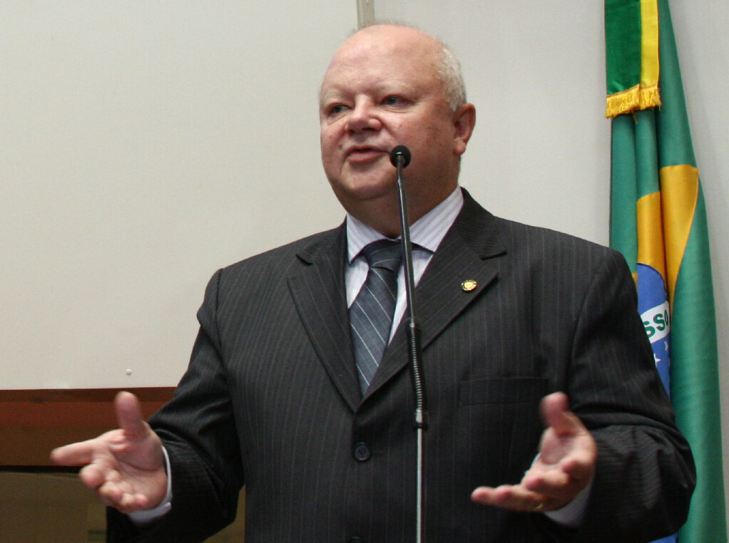 Dos Gabinetes – Hinnig pede melhorias em rodovias estaduais do sul, litoral norte e vale do rio Tiju