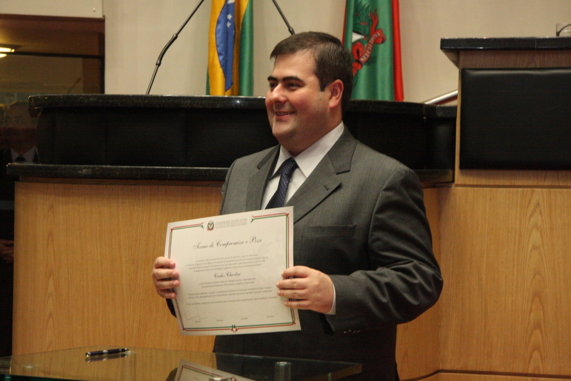 Dos Gabinetes – Carlos Chiodini é empossado na Assembleia Legislativa catarinense