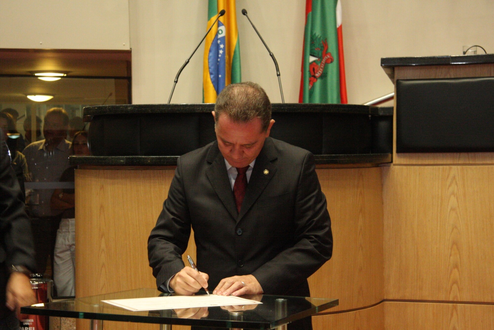 Dos Gabinetes – Liderança forte no Sul, Joares Ponticelli toma posse para quarto mandato