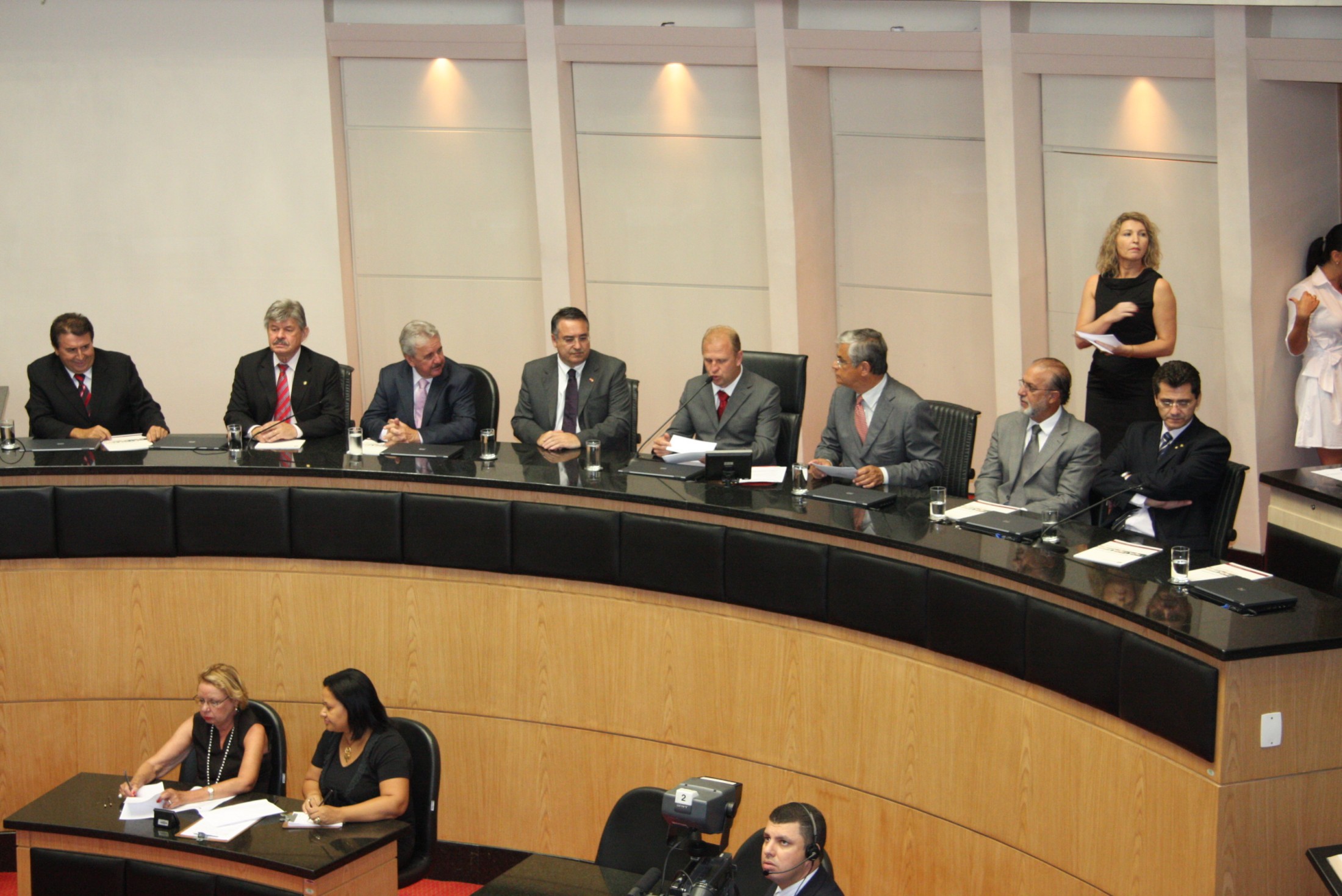 Sessão Especial de Abertura dos Trabalhos da 1ª Sessão Legislativa da 17ª Legislatura e a leitura da Mensagem Anual do Excelentíssimo Senhor Governador do Estado.