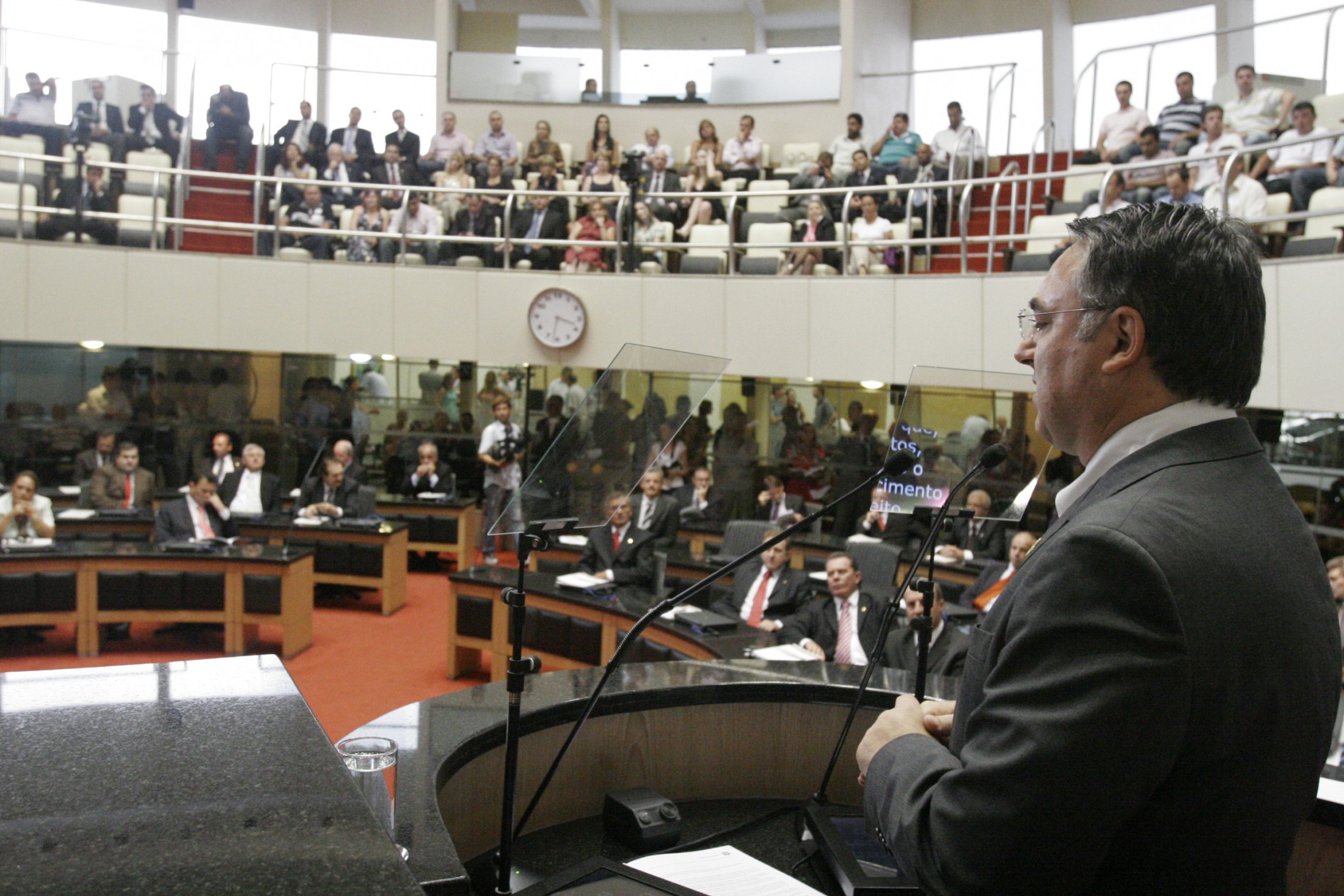 Sessão Especial de Abertura dos Trabalhos da 1ª Sessão Legislativa da 17ª Legislatura e a leitura da Mensagem Anual do Excelentíssimo Senhor Governador do Estado.