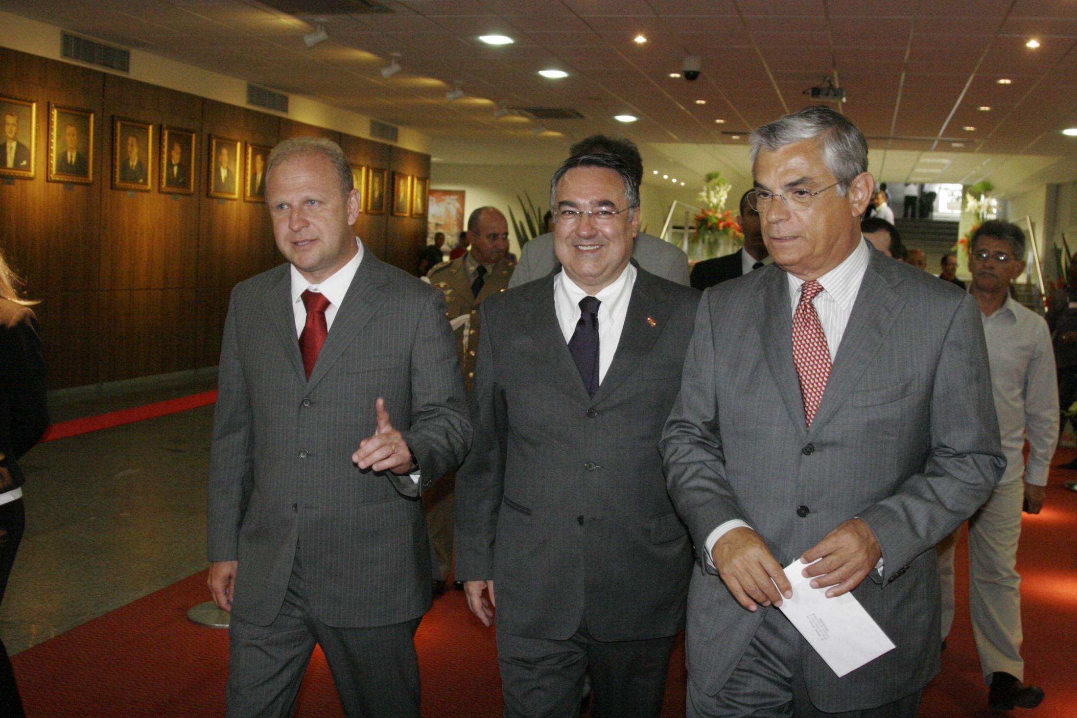 Sessão Especial de Abertura dos Trabalhos da 1ª Sessão Legislativa da 17ª Legislatura e a leitura da Mensagem Anual do Excelentíssimo Senhor Governador do Estado.