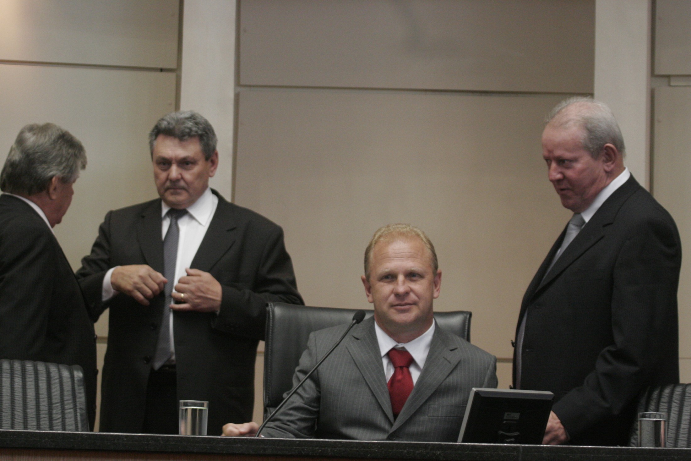 Sessão Especial de Abertura dos Trabalhos da 1ª Sessão Legislativa da 17ª Legislatura e a leitura da Mensagem Anual do Excelentíssimo Senhor Governador do Estado.