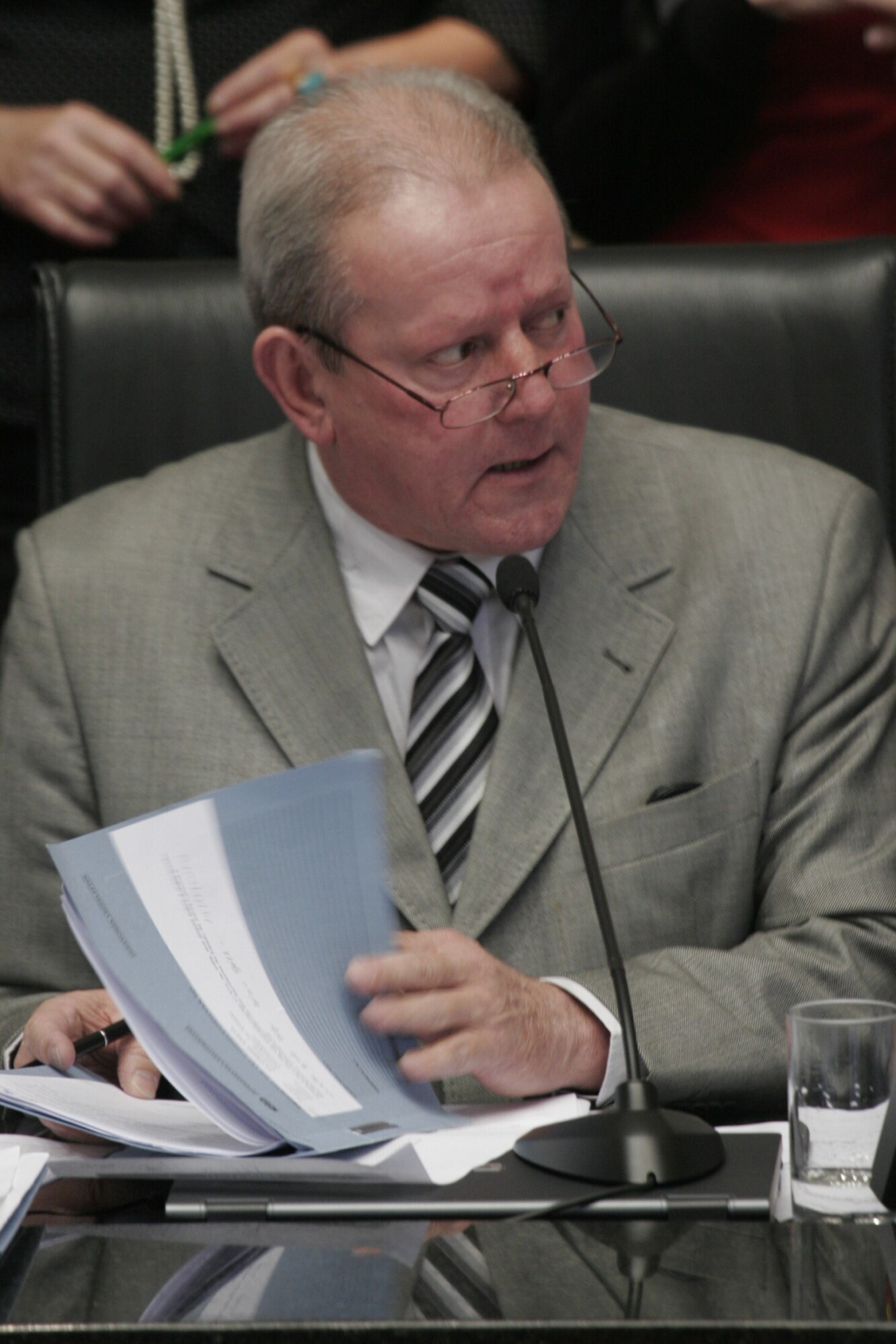 Dos Gabinetes – Agora é lei: Trotes estão proibidos em SC